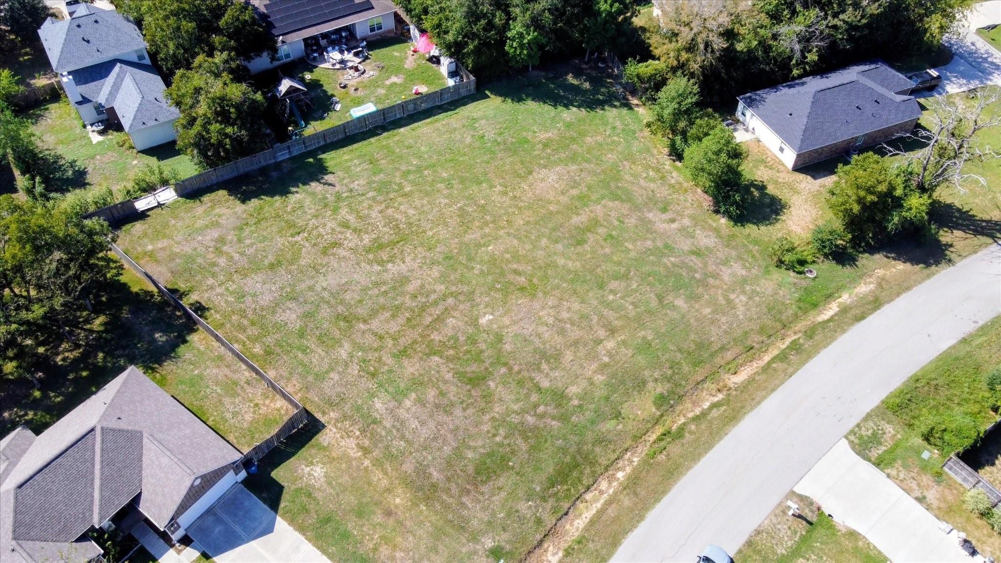 12423 Pecan Drive Property Photo 9
