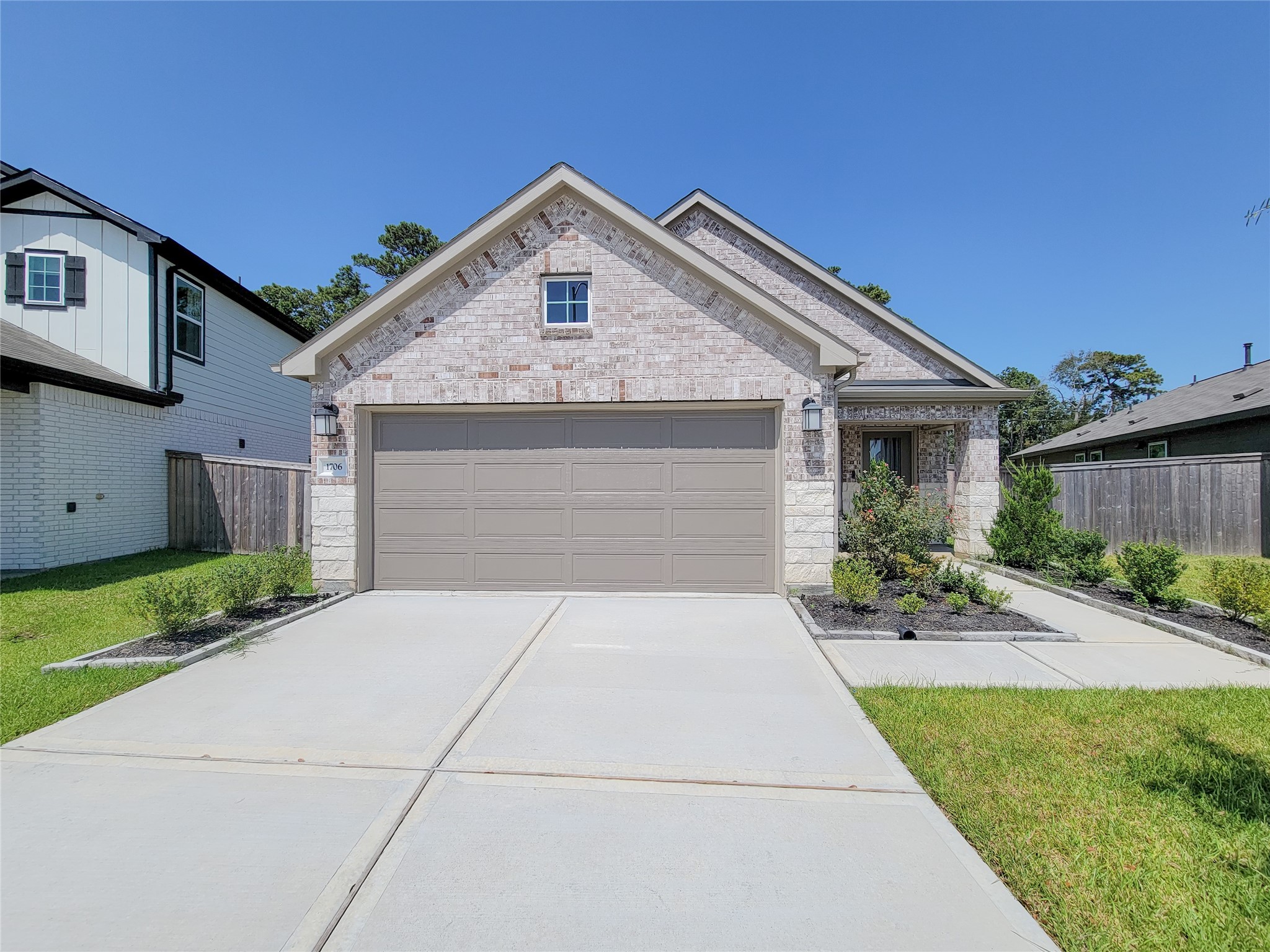 1706 Serenity Moon Drive Property Photo 3