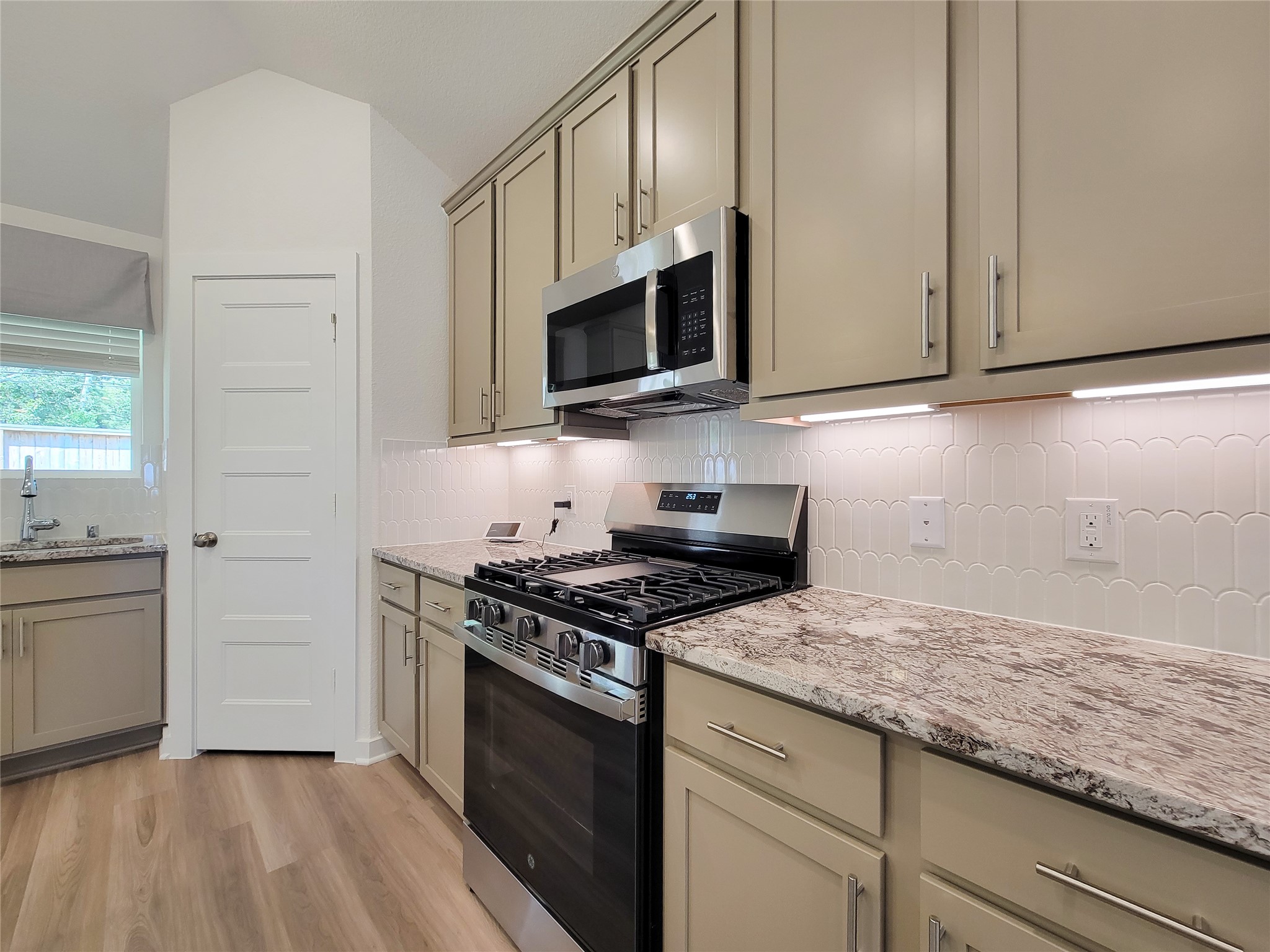 1706 Serenity Moon Drive Property Photo 14