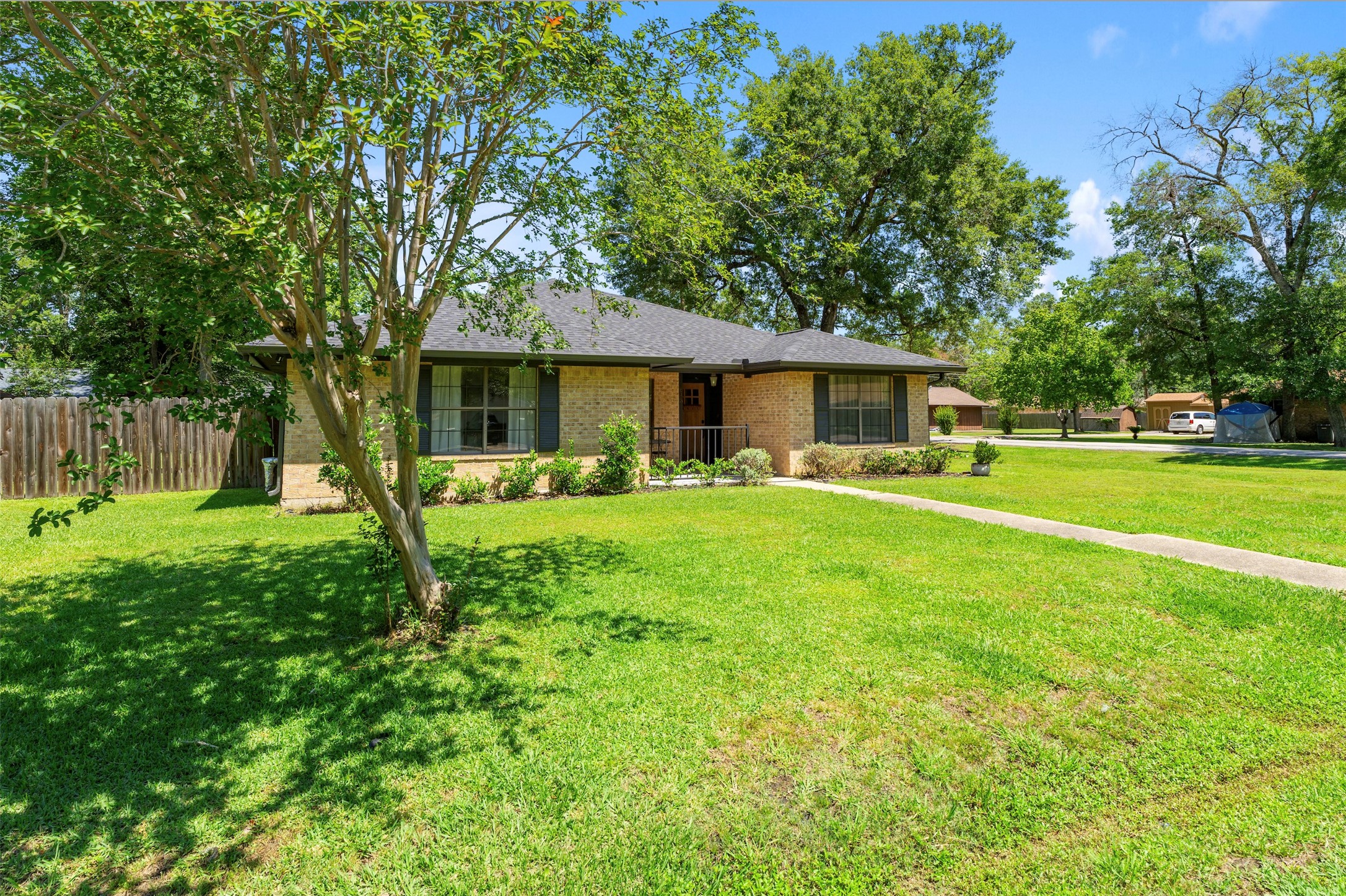 843 Fall Creek Drive Property Photo 38