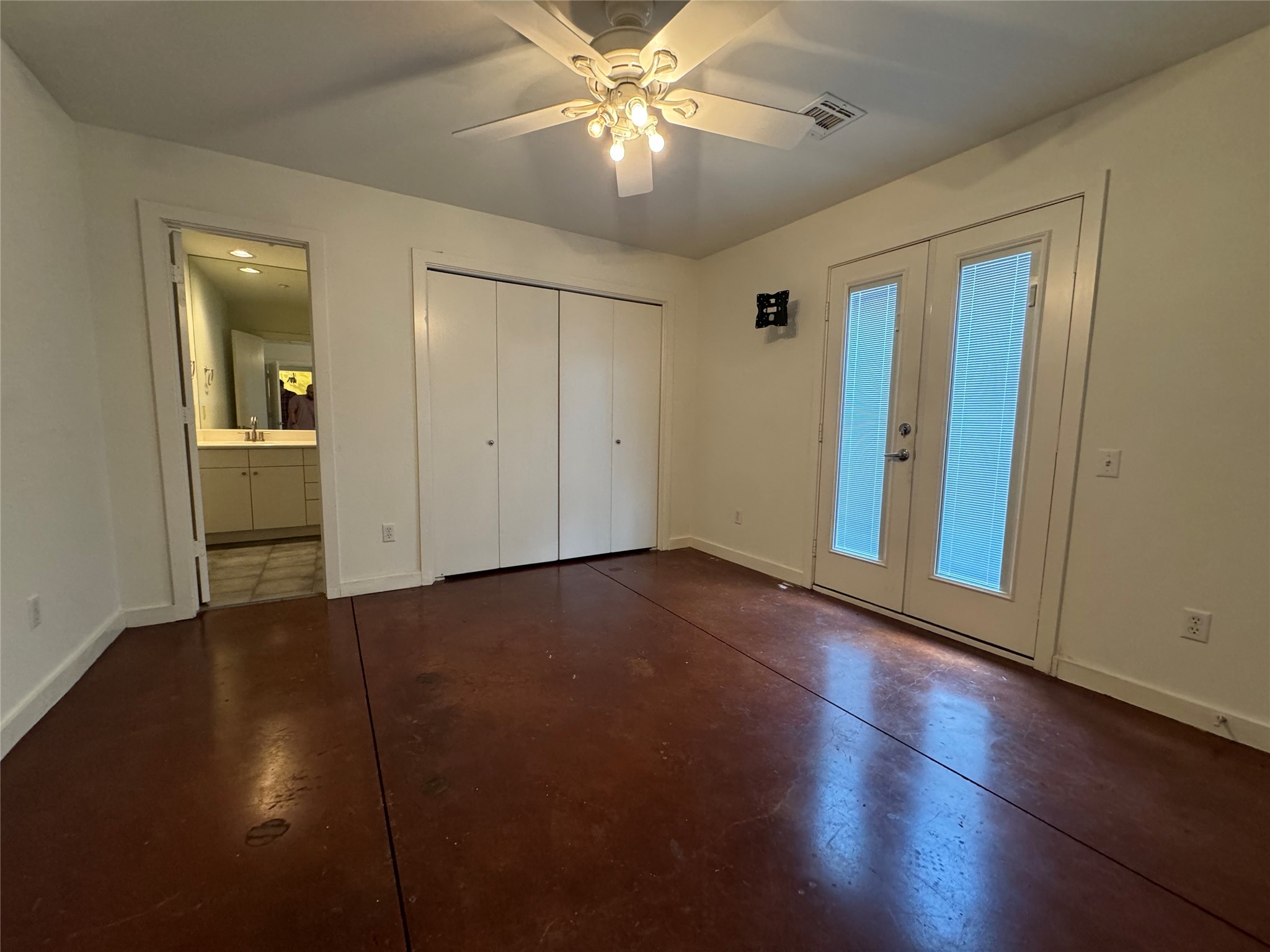 4516 Montrose Boulevard Property Photo 6