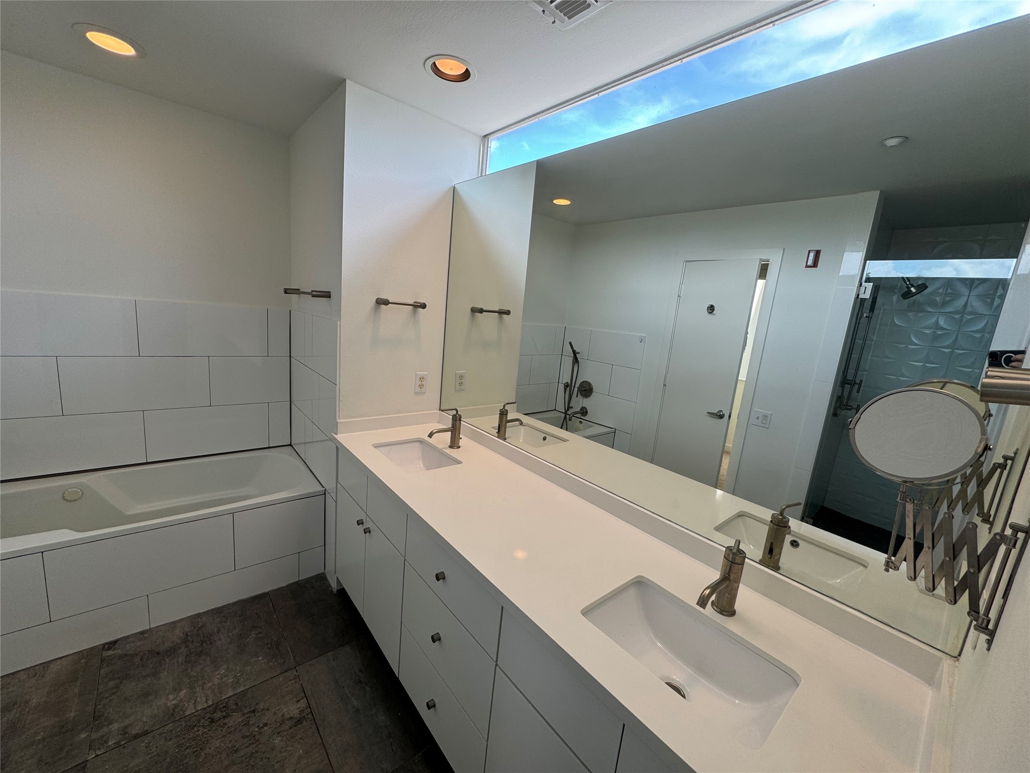 4516 Montrose Boulevard Property Photo 11