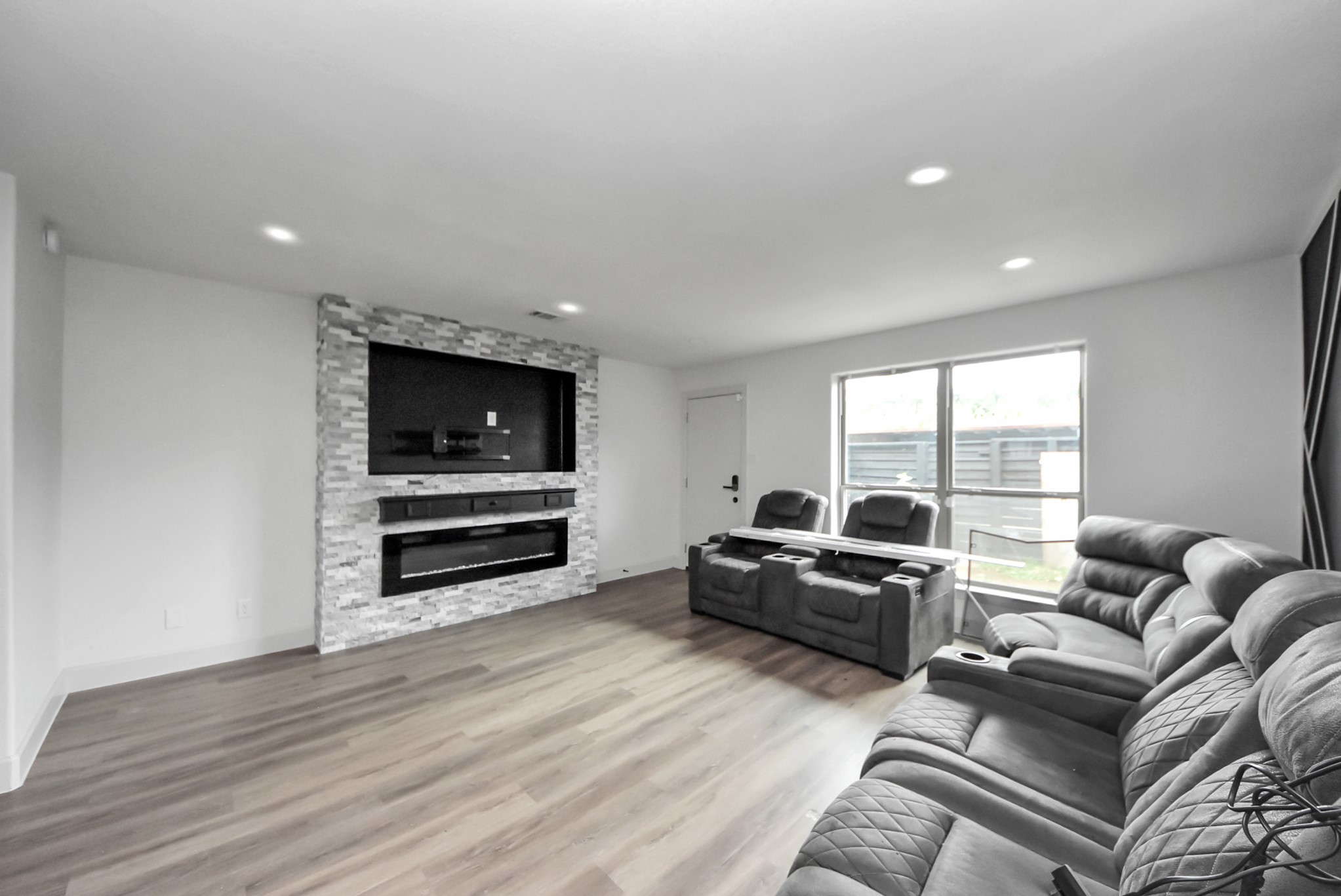15529 Weldon Drive Property Photo 10