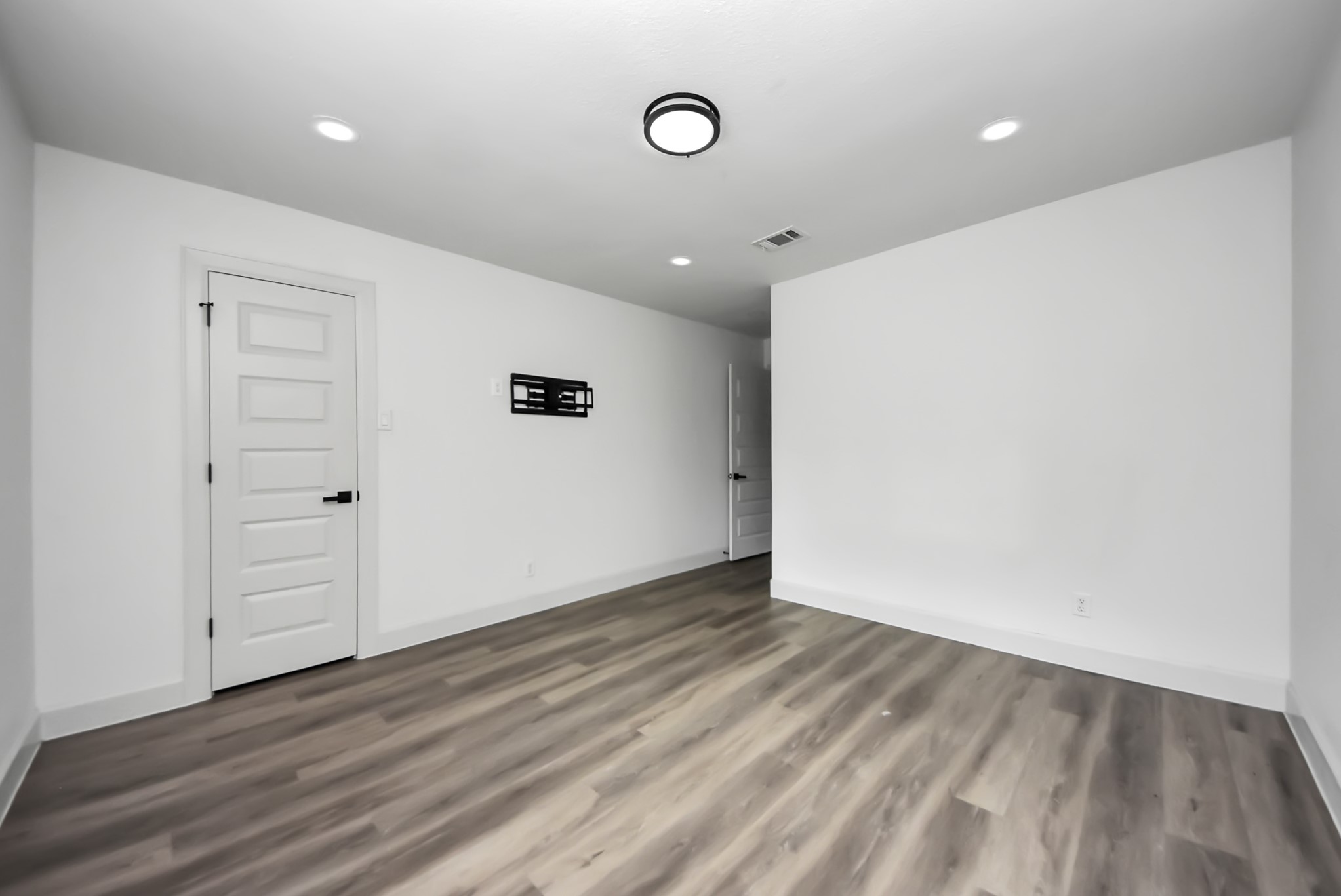 15529 Weldon Drive Property Photo 14