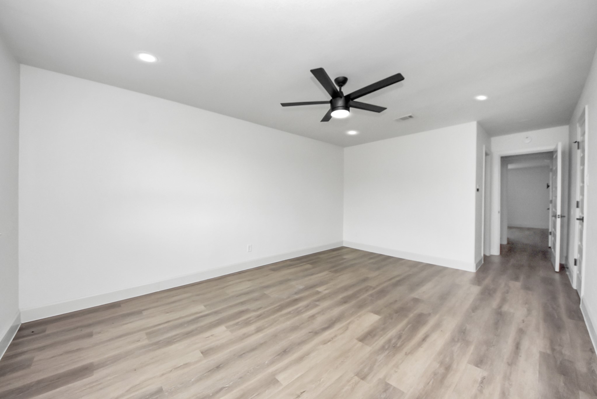 15529 Weldon Drive Property Photo 18