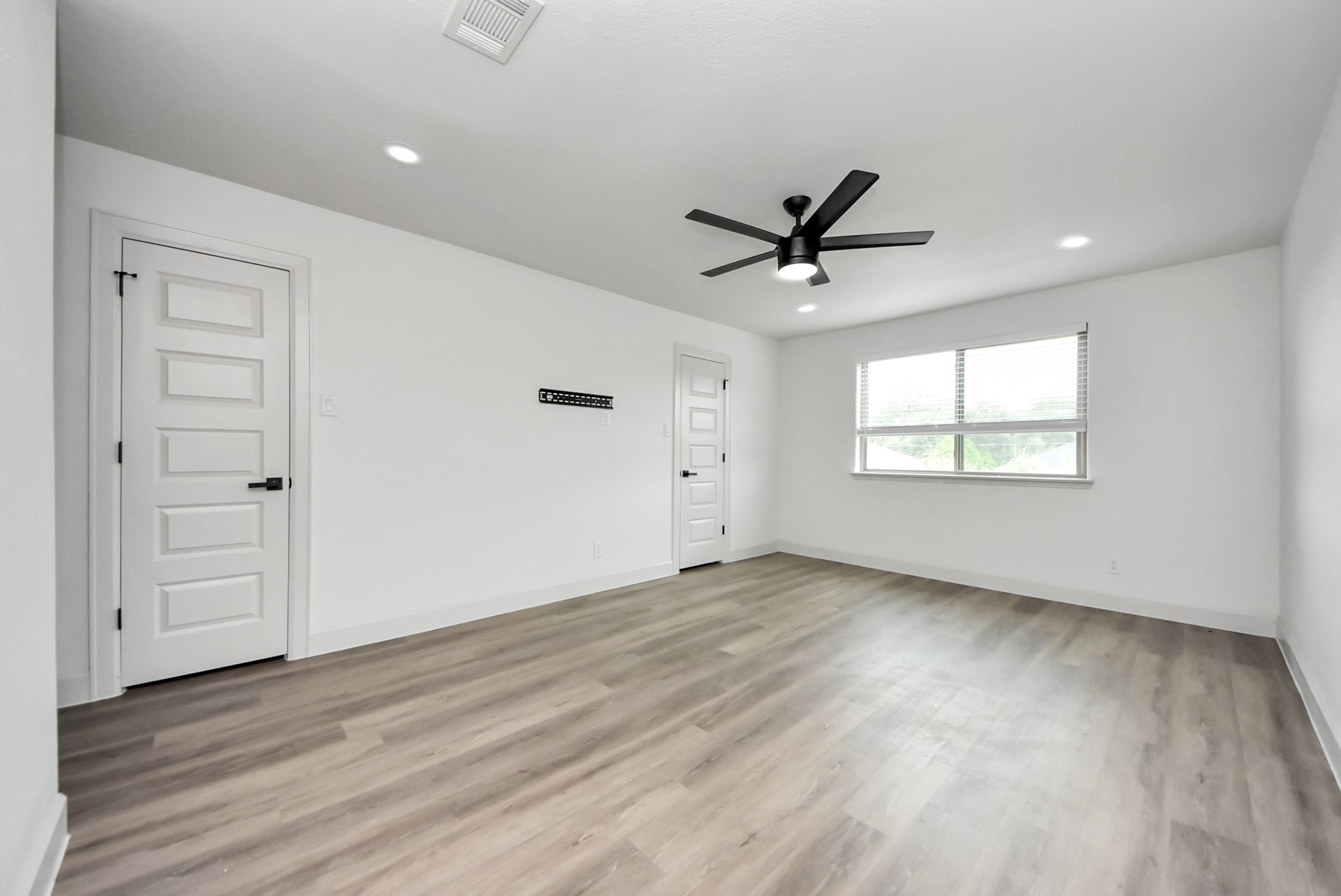 15529 Weldon Drive Property Photo 19