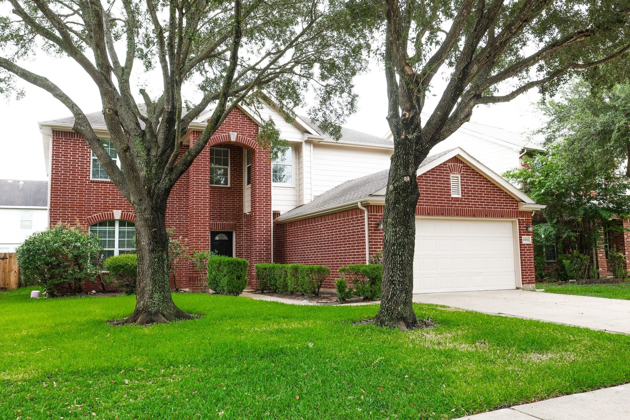 2814 Crestbrook Bend Lane Property Photo 3