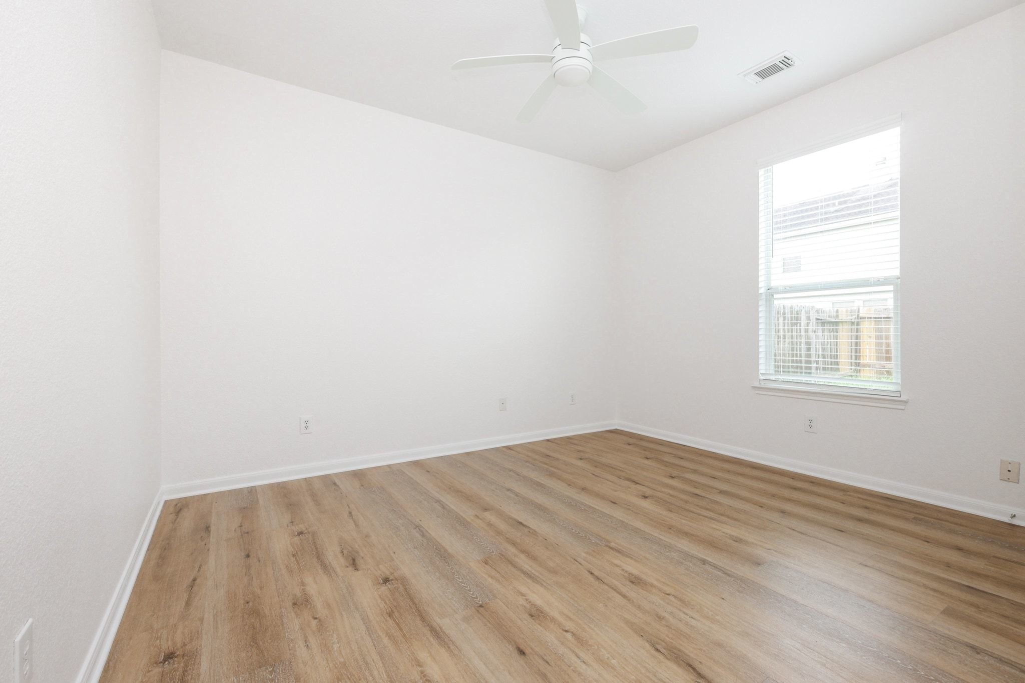 2814 Crestbrook Bend Lane Property Photo 15