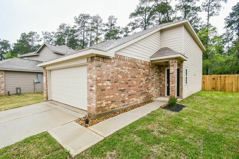 13975 Westfield Drive Property Photo 1