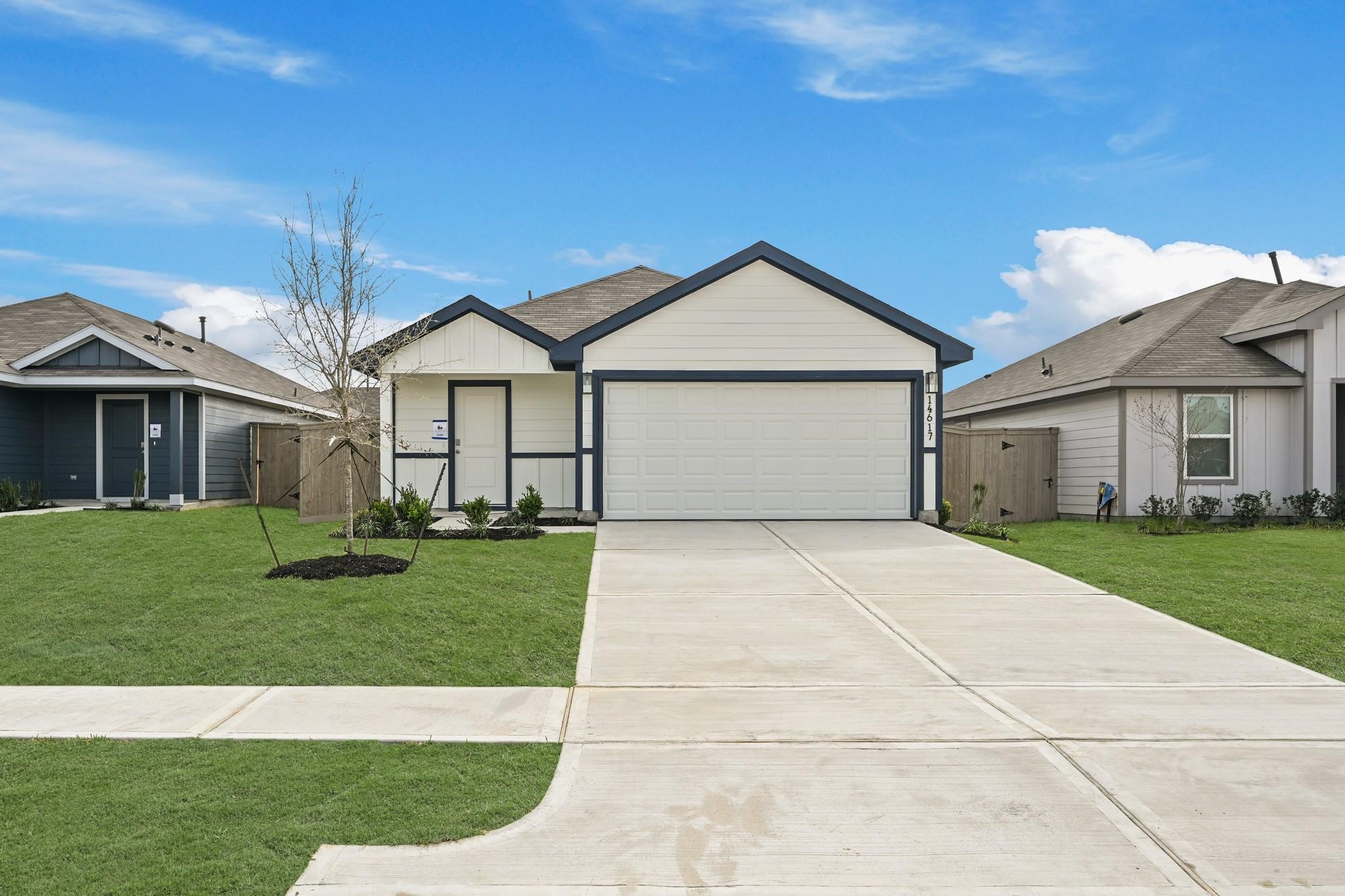 14617 Ivy Floral Way Property Photo 3