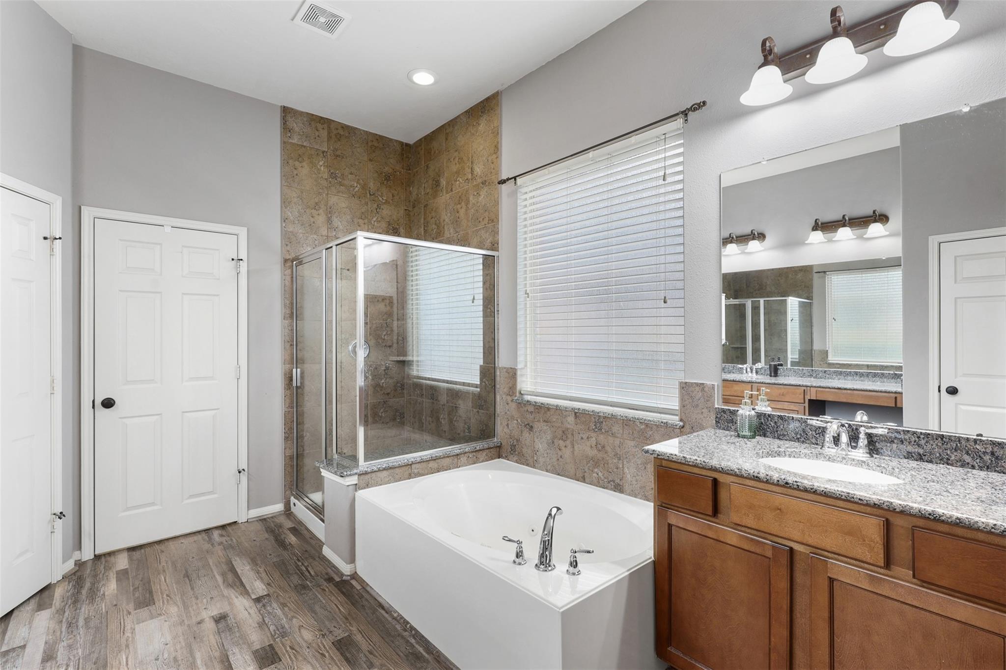 2902 Red Maple Drive Property Photo 20
