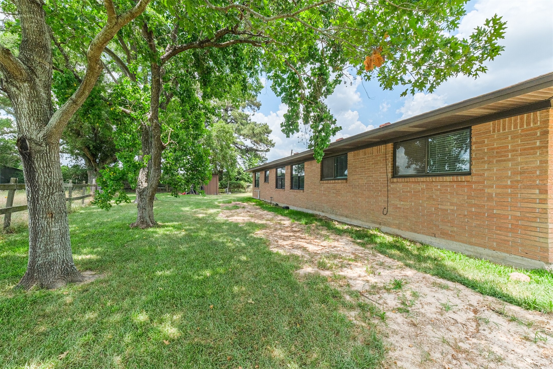 18211 Mueschke Road Property Photo 8