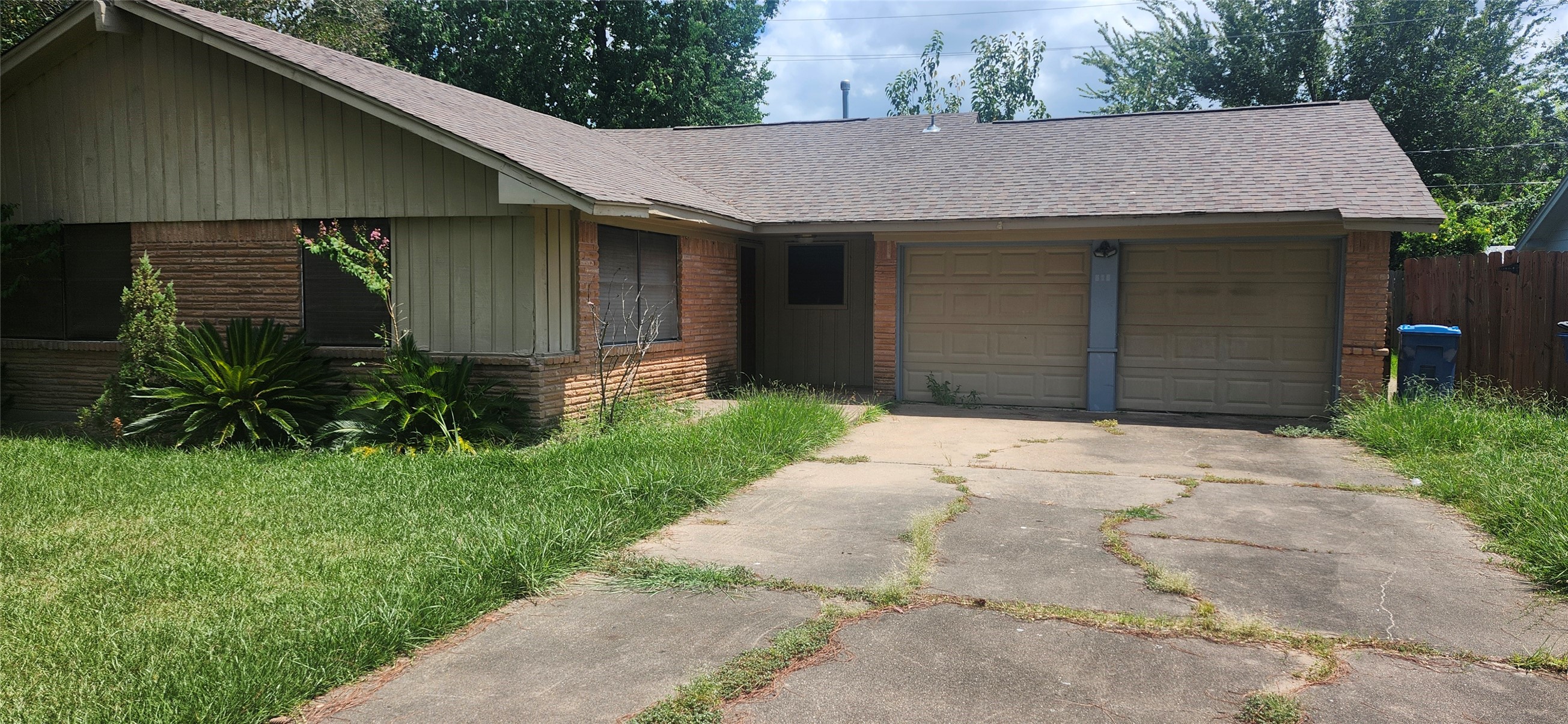 519 Cole Street Property Photo 2