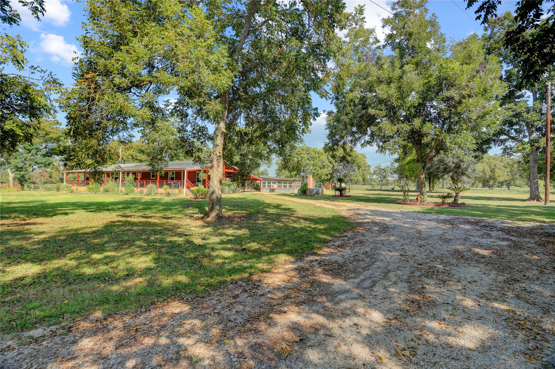 11935 County Road 160 Property Photo 3