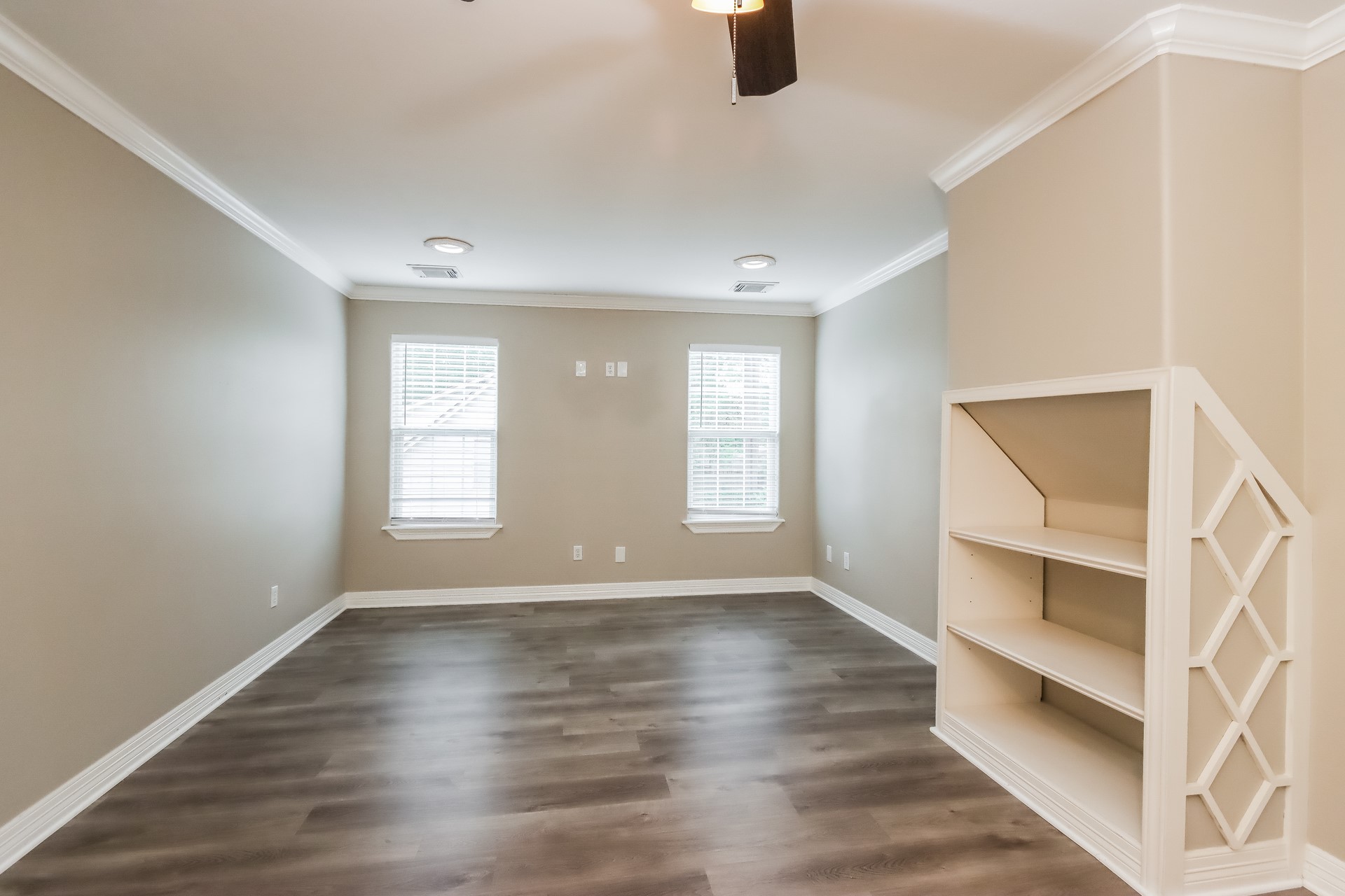 409 Robinwood Drive Property Photo 14