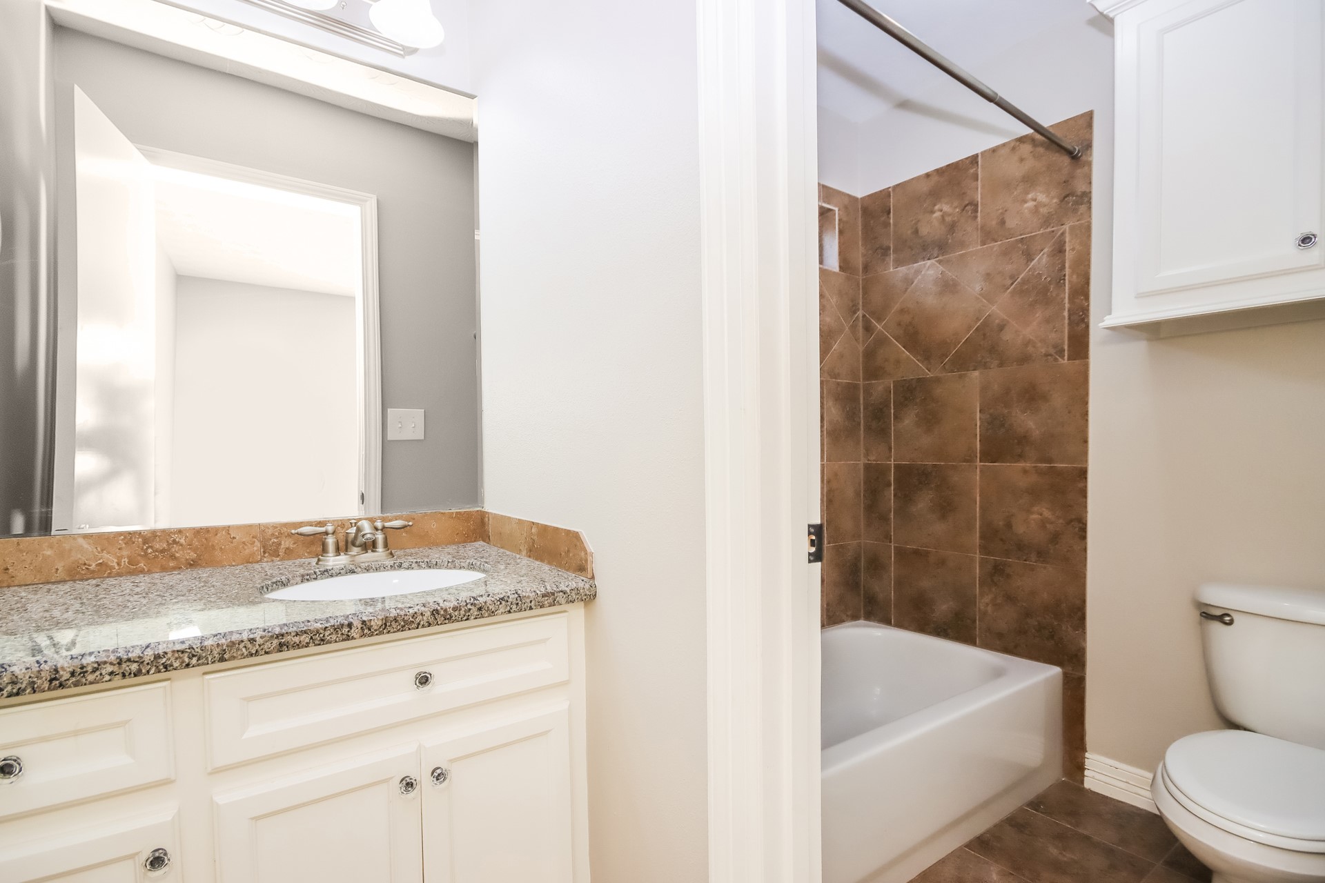 409 Robinwood Drive Property Photo 16