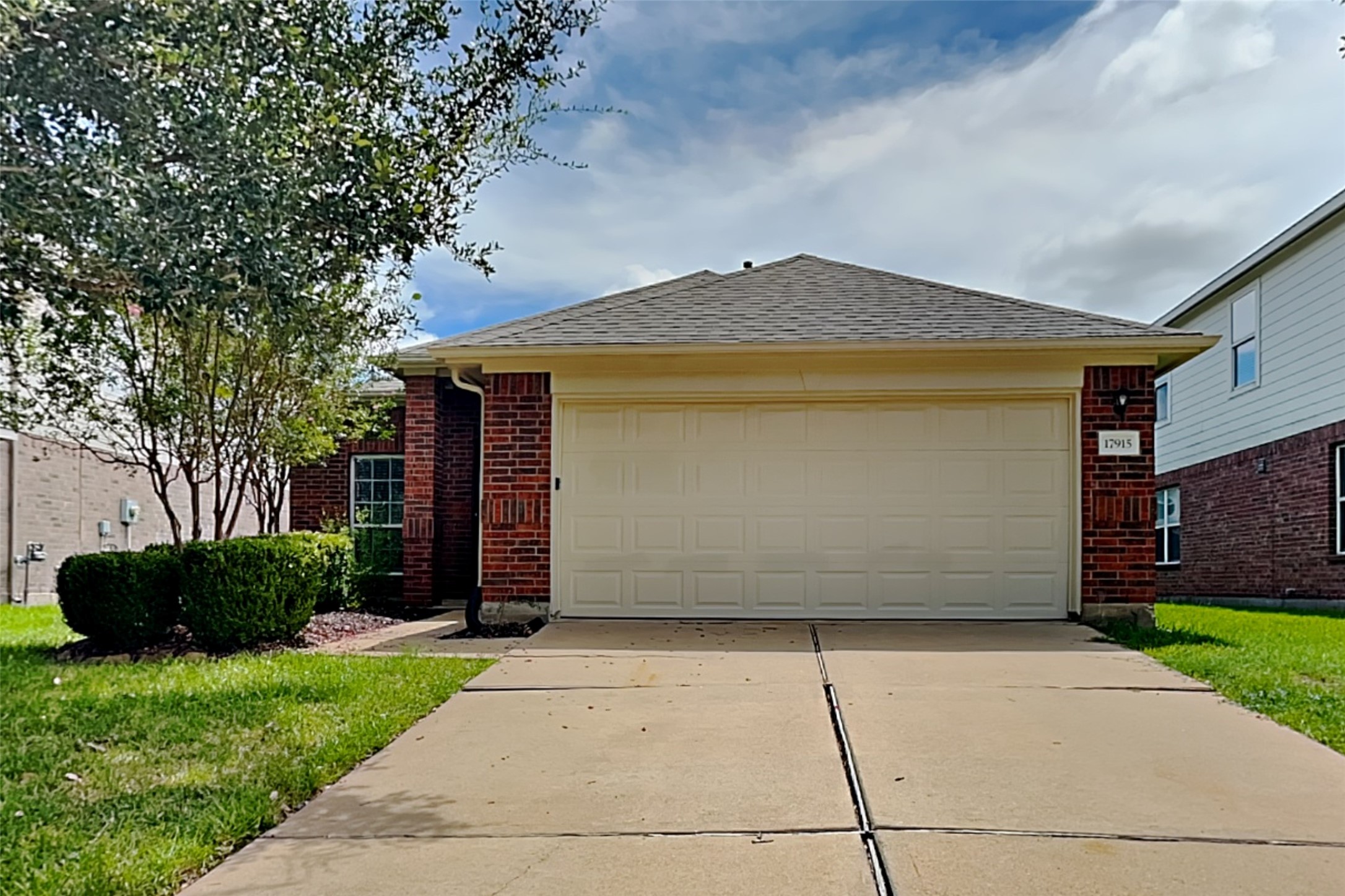 17915 Hollow Hill Lane Property Photo 1