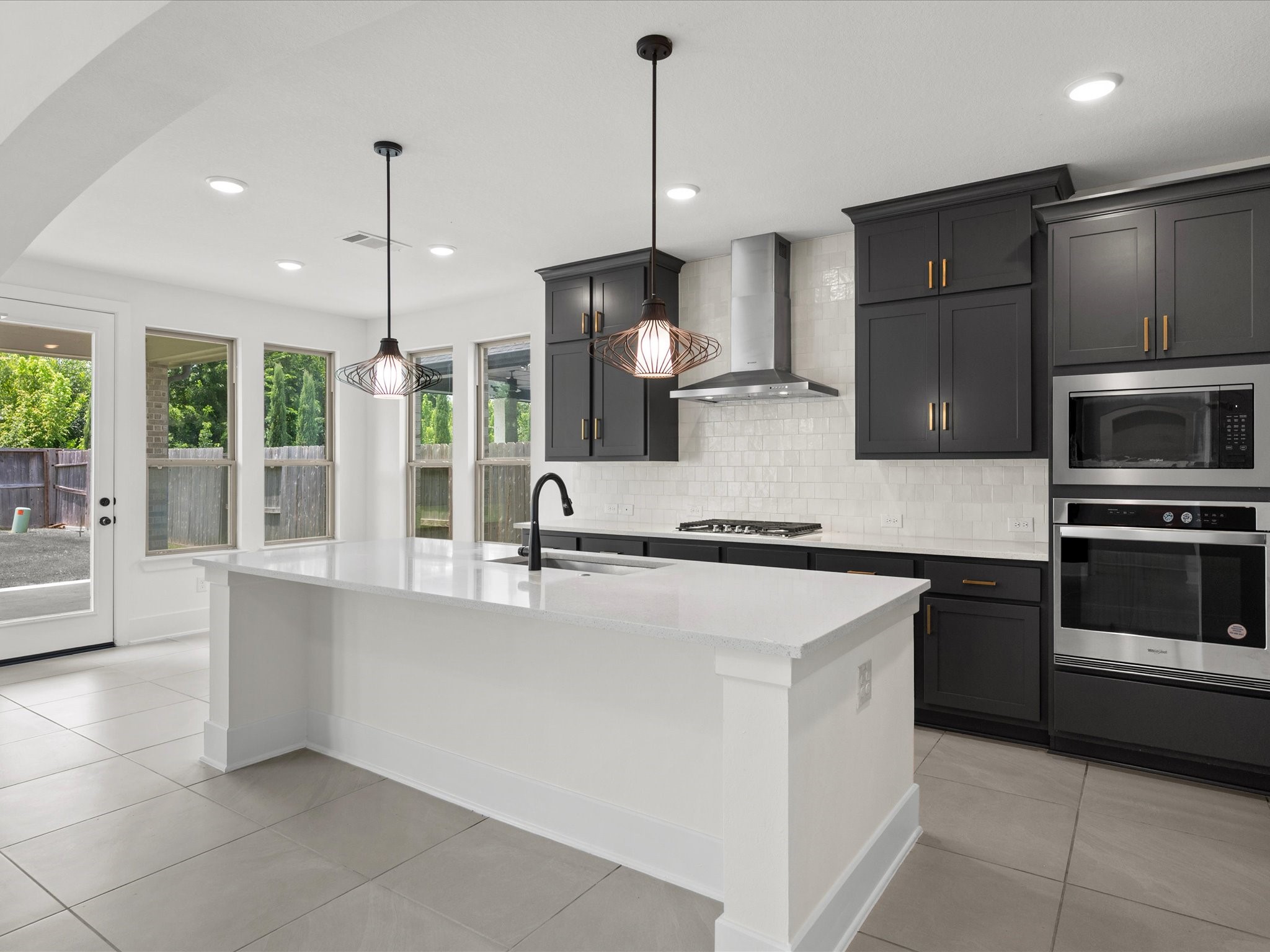 1911 Golden Leaf Drive Property Photo 8