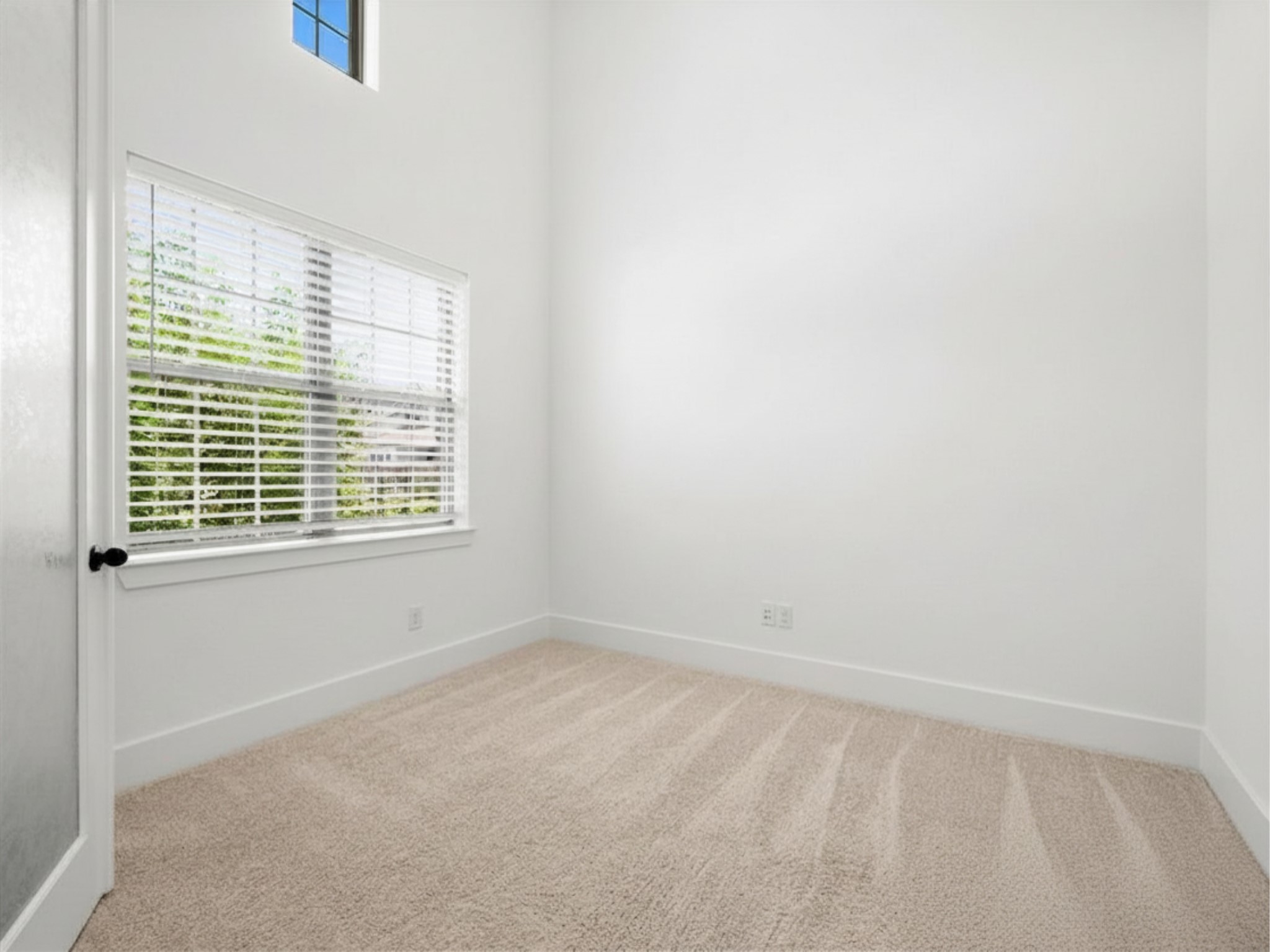 1911 Golden Leaf Drive Property Photo 18