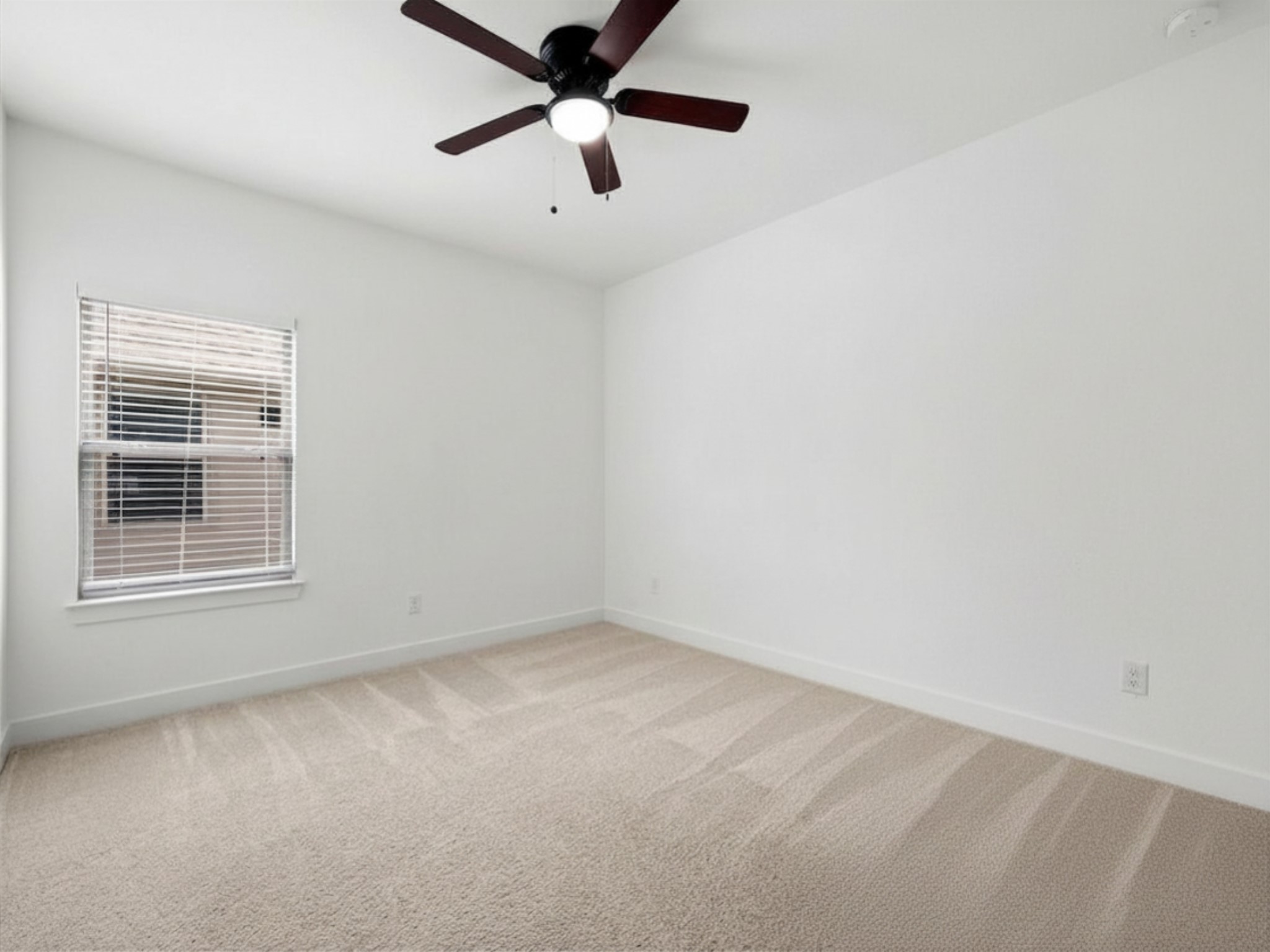 1911 Golden Leaf Drive Property Photo 29