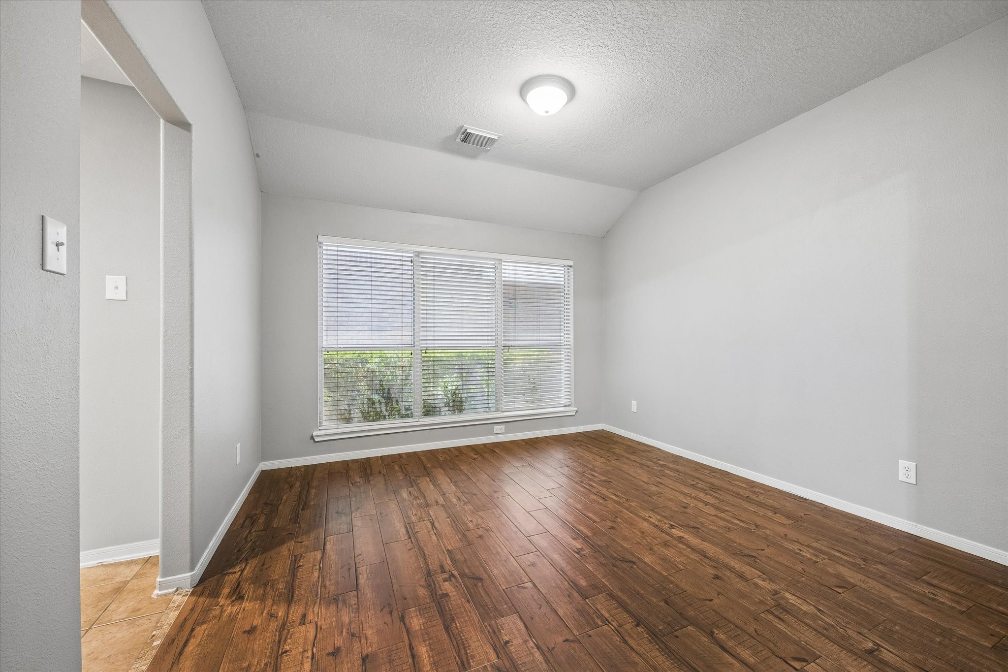 18511 Water Scene Trail Property Photo 9