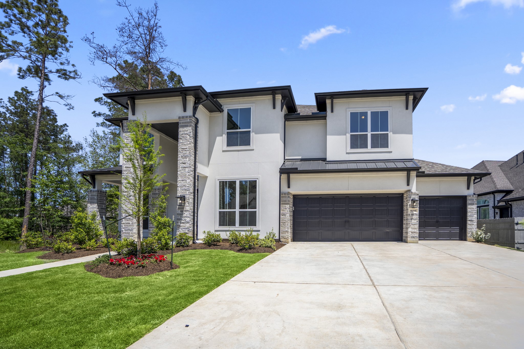 15715 Dandelion Dreams Street Property Photo 3