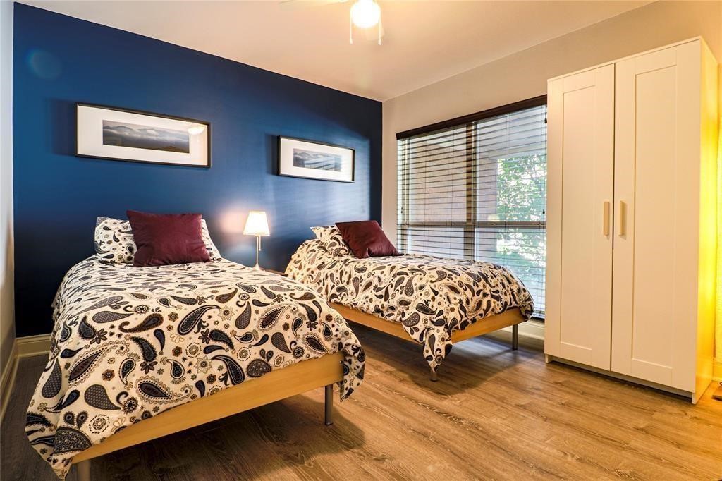 4724 Post Oak Timber Drive 8/65 Property Photo 5