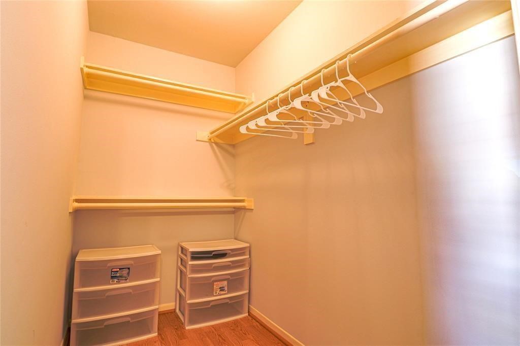 4724 Post Oak Timber Drive 8/65 Property Photo 18