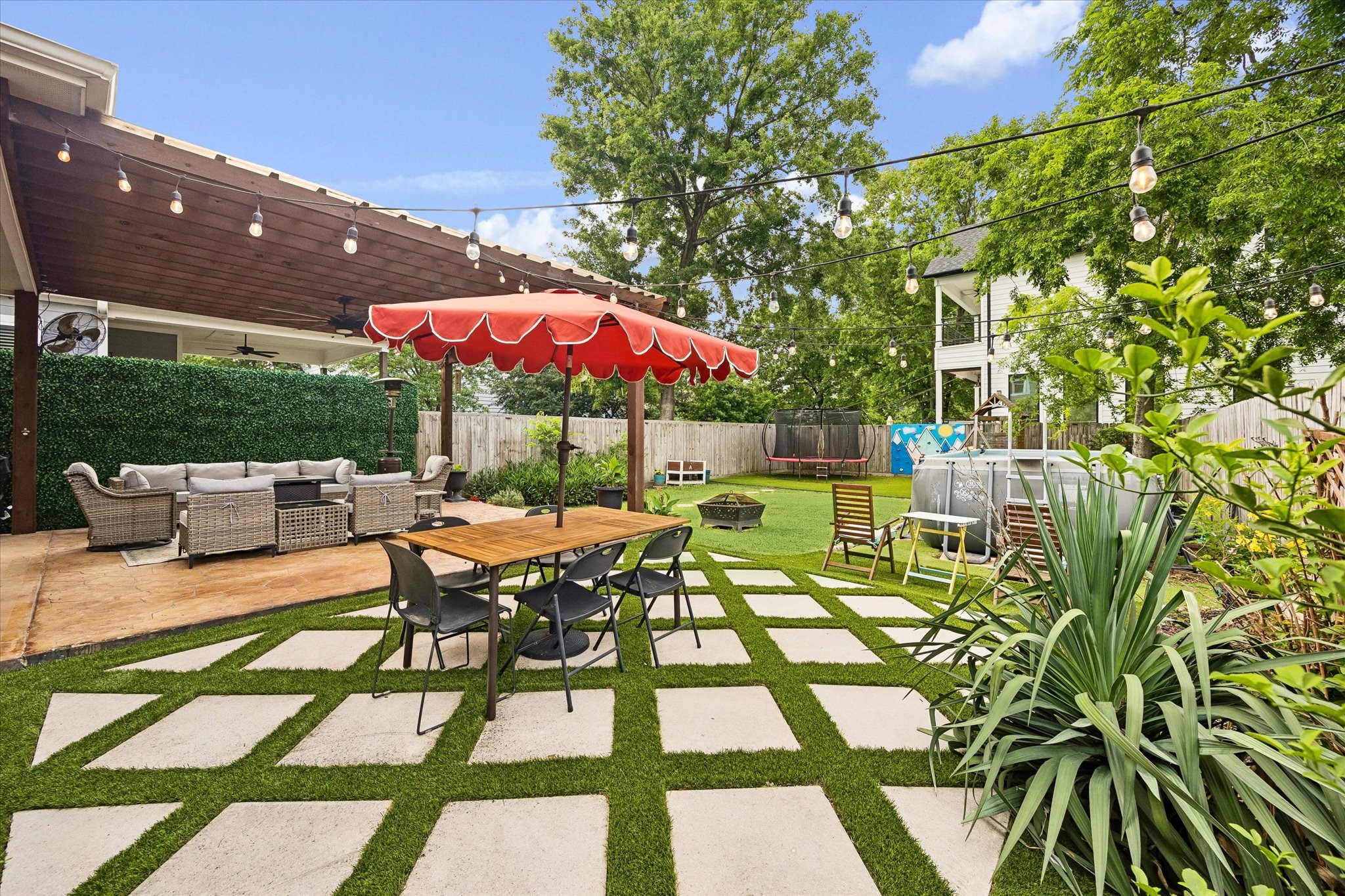 1007 E 32nd Street Property Photo 1