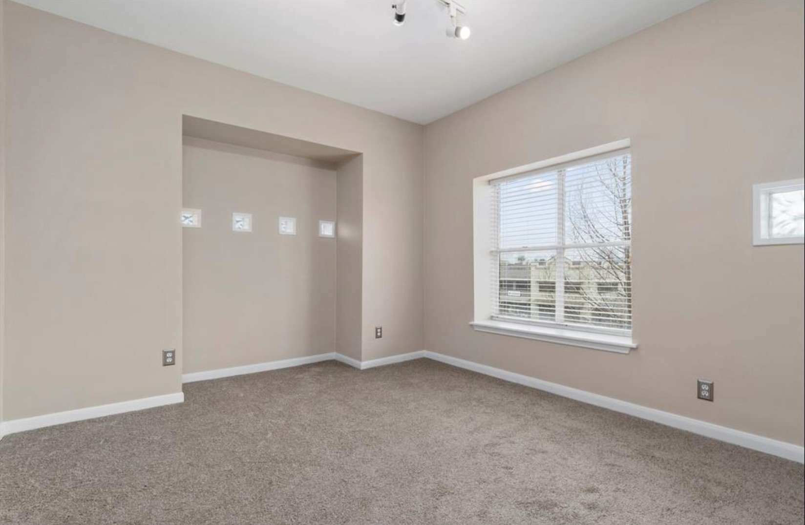 4004 Montrose Boulevard 21h Property Photo 9