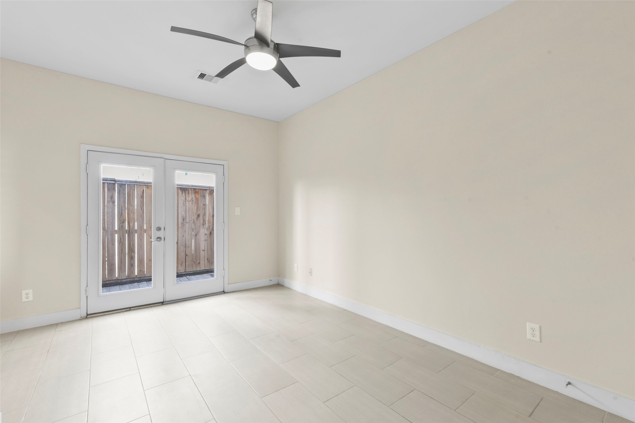 901 Roy Street Property Photo 6