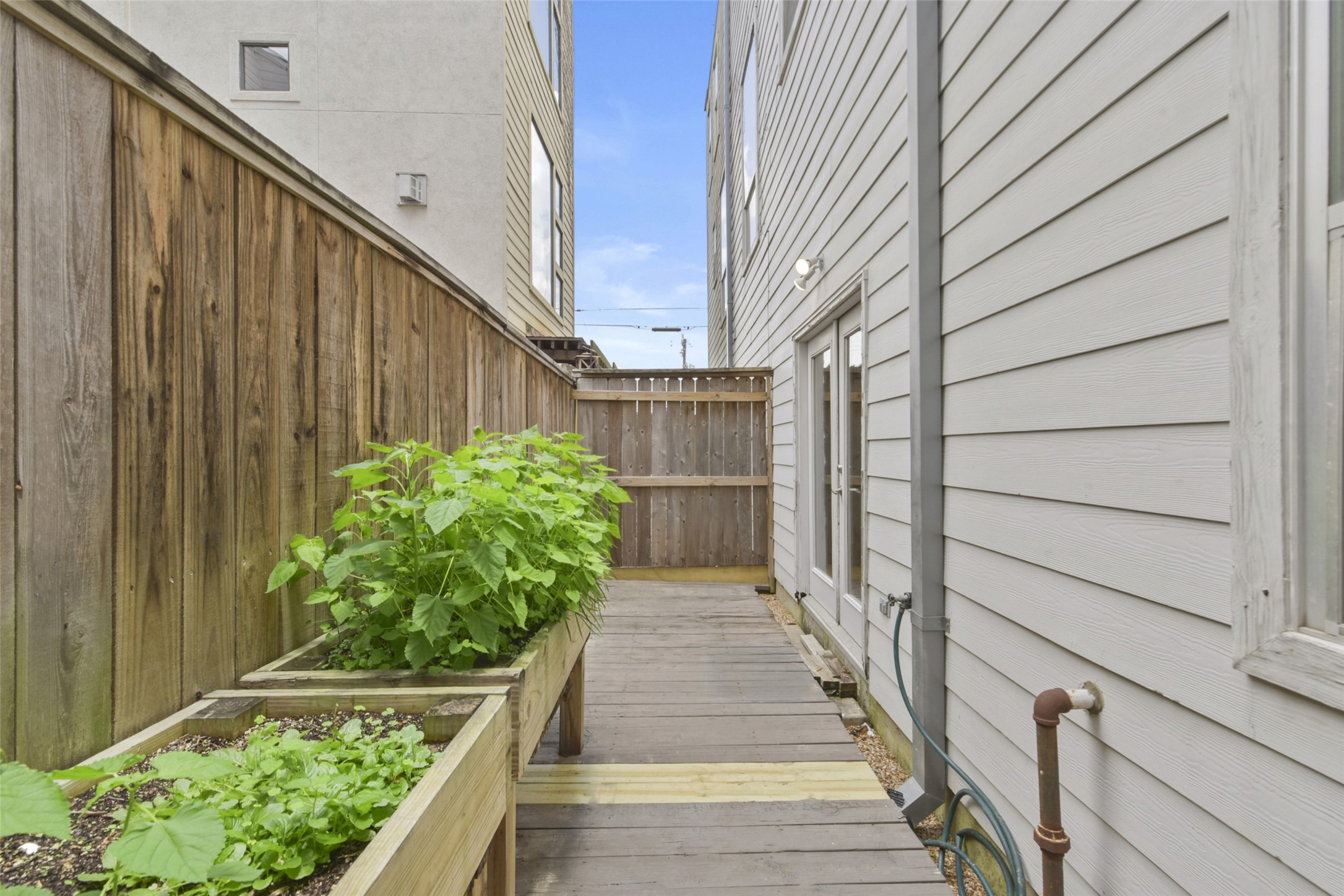 901 Roy Street Property Photo 28