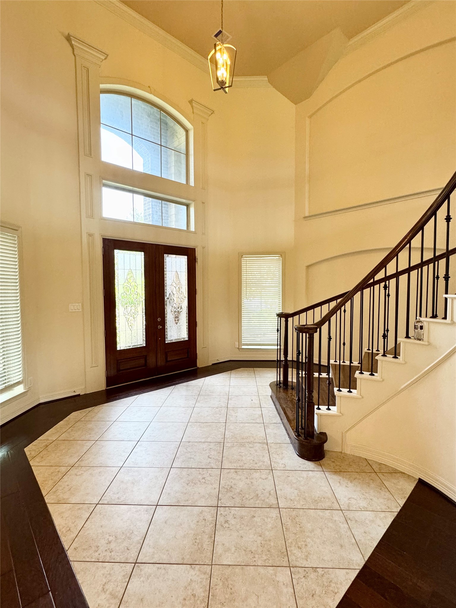 23610 Esperia Street Property Photo 4