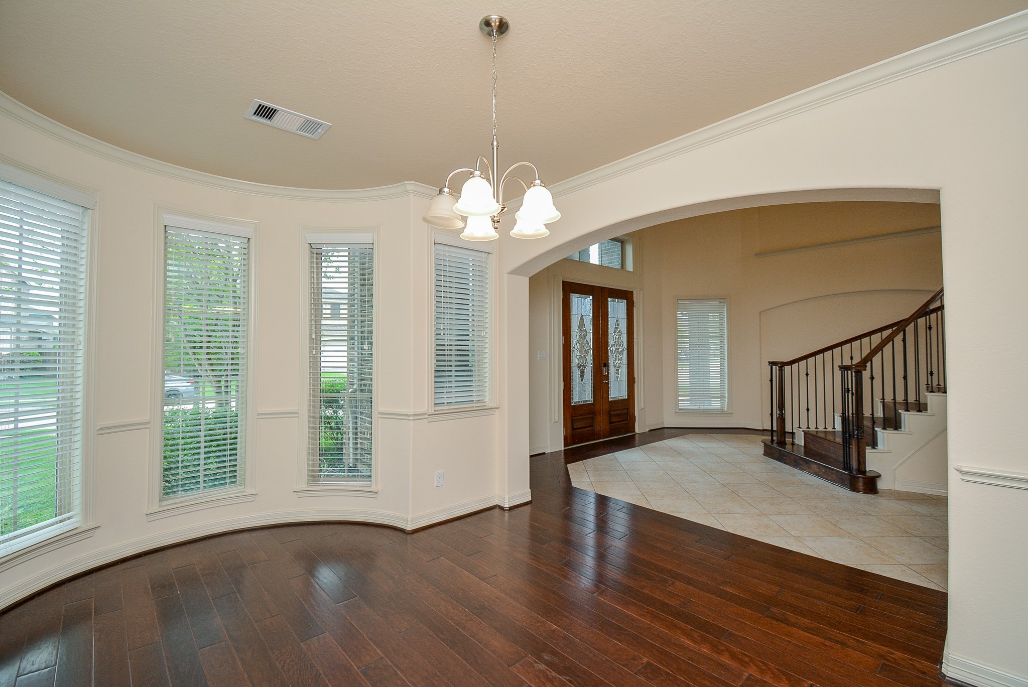 23610 Esperia Street Property Photo 5