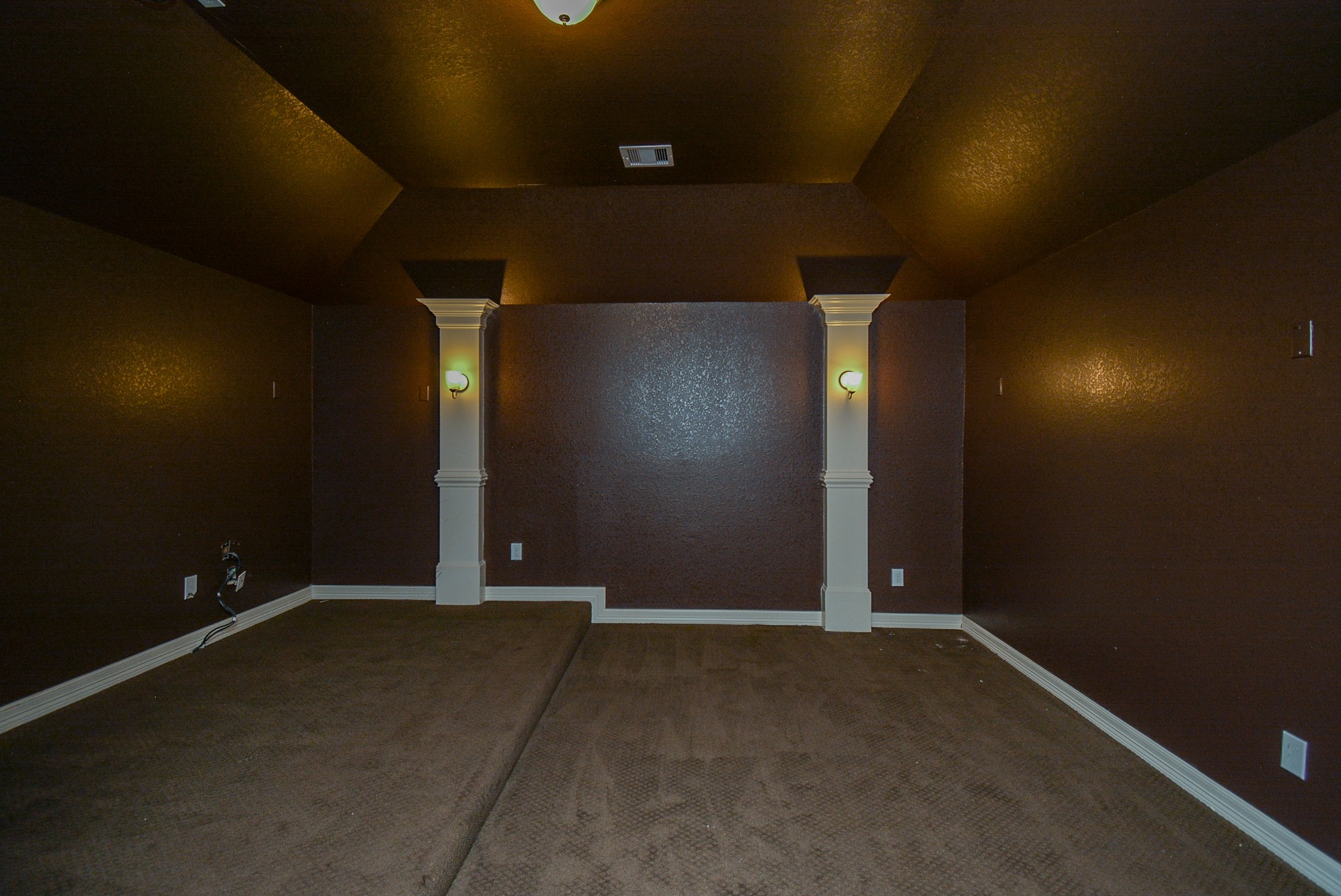 23610 Esperia Street Property Photo 31