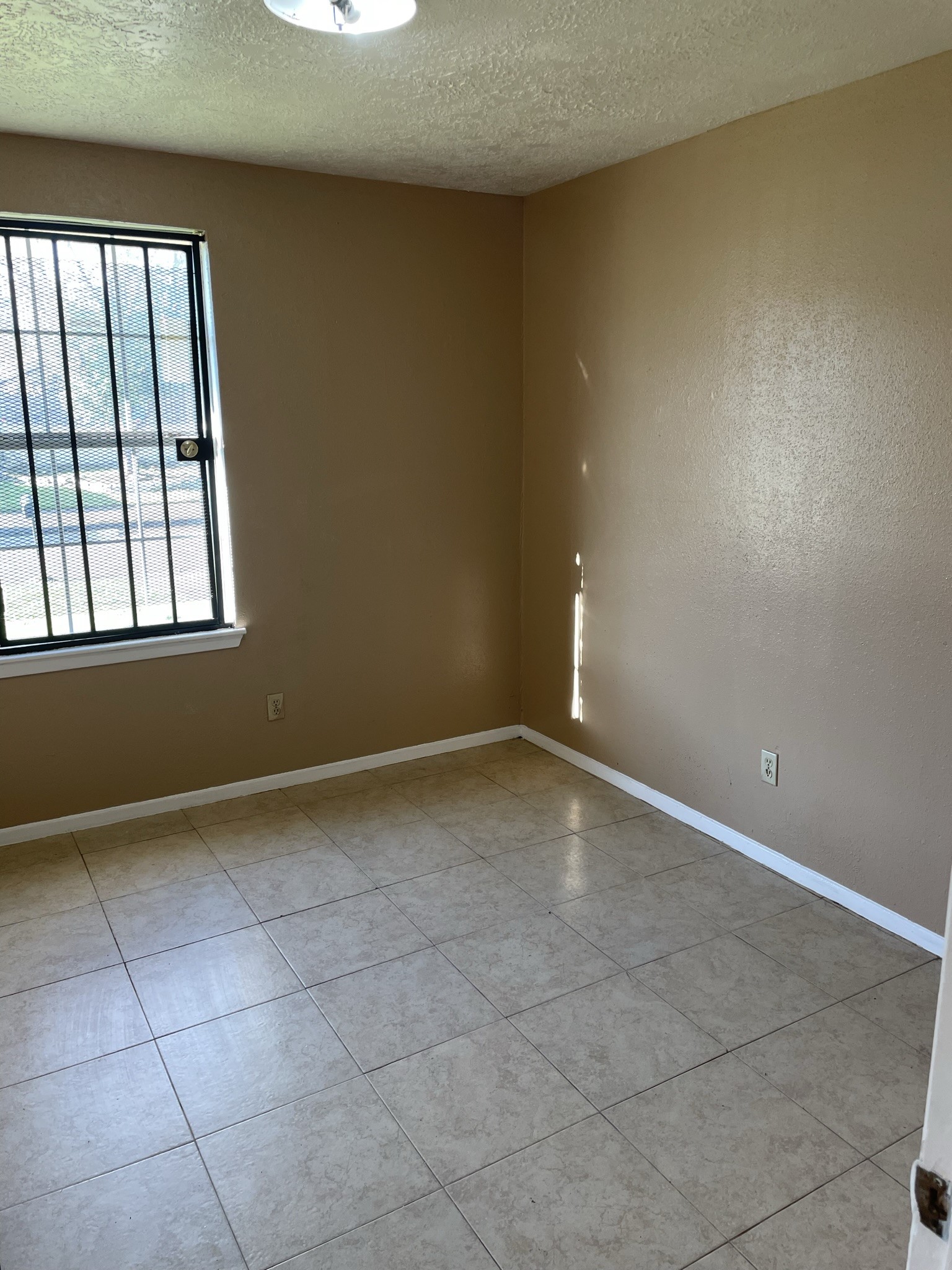 4751 E Ridge Creek Drive Property Photo 8