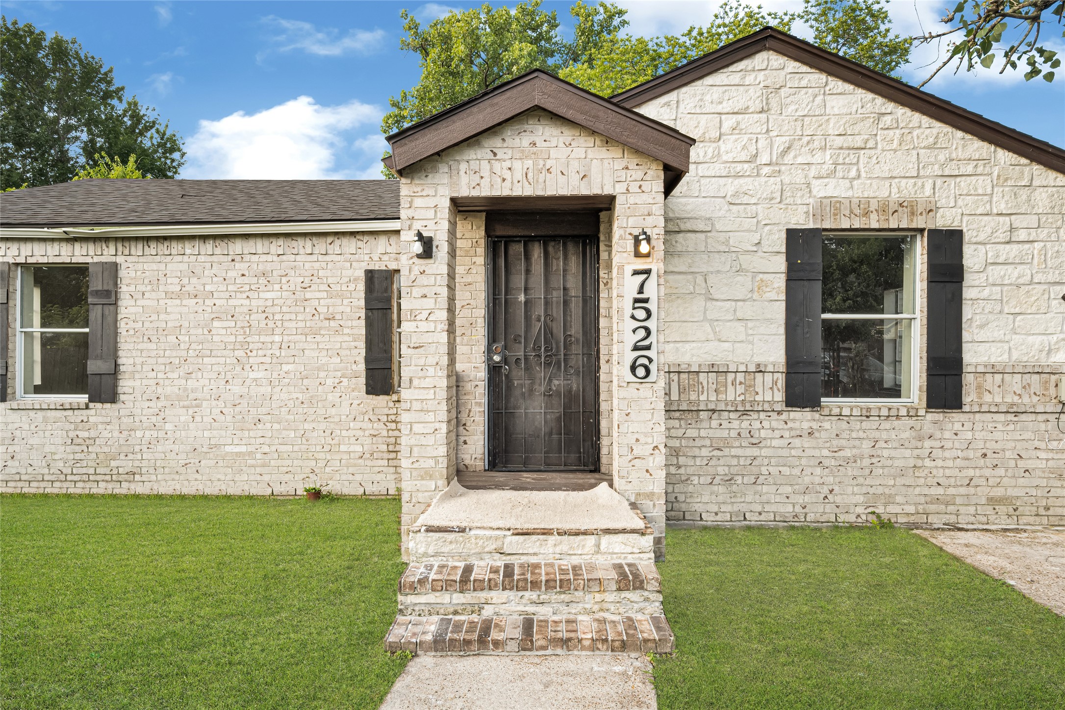 7526 Bywood Street Property Photo 3