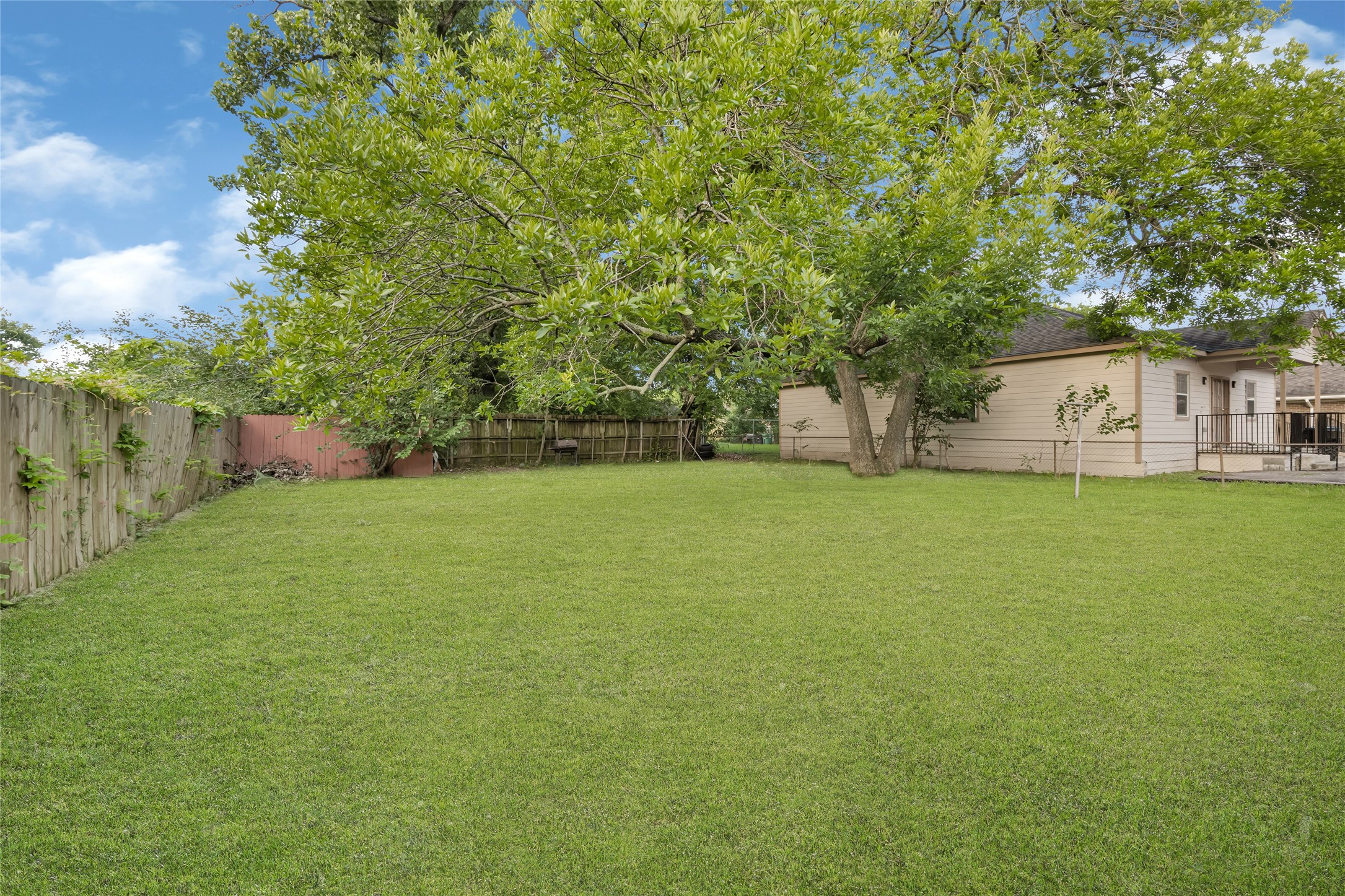 7526 Bywood Street Property Photo 20