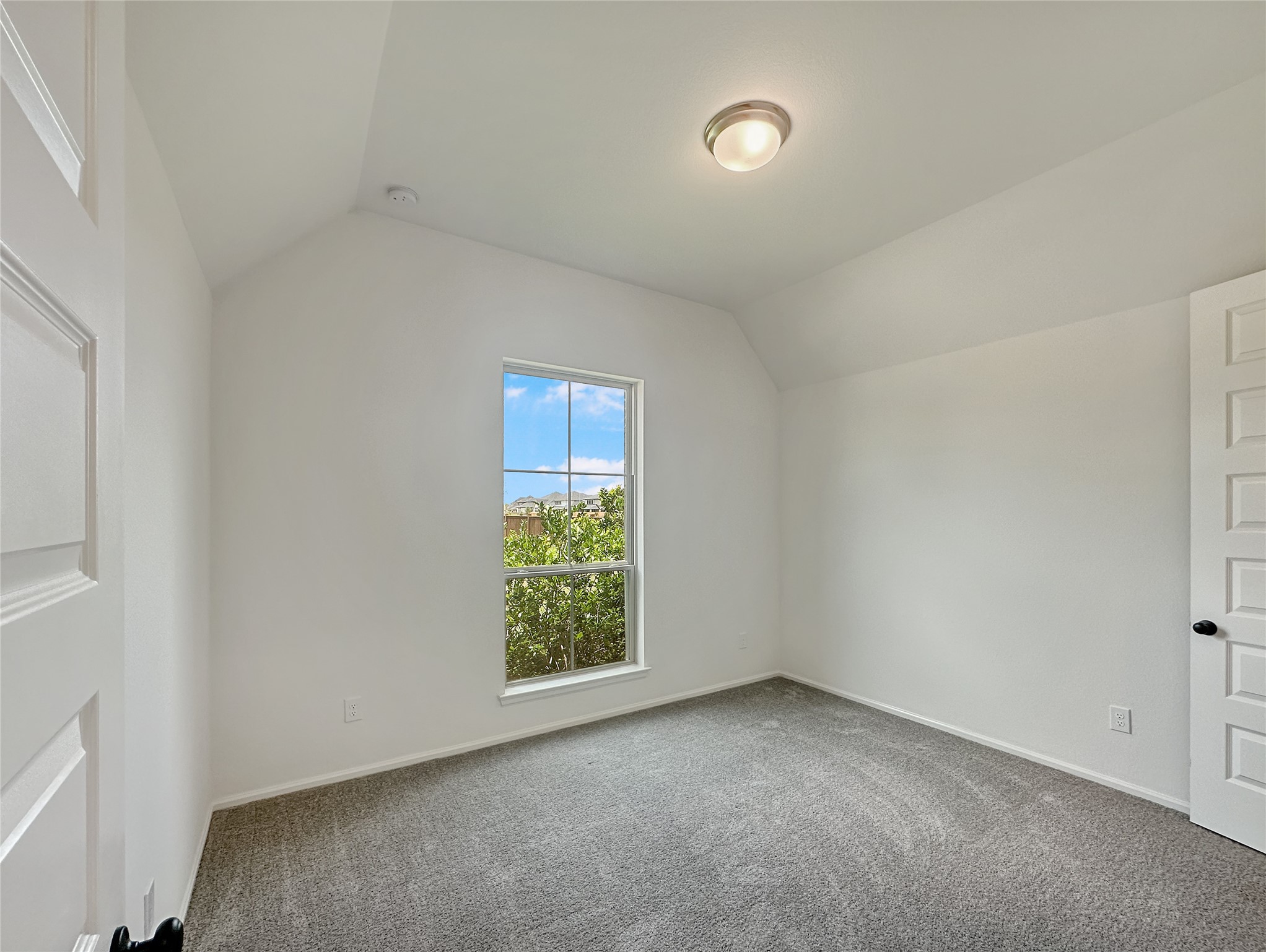 5603 Ash Valley Drive Property Photo 3