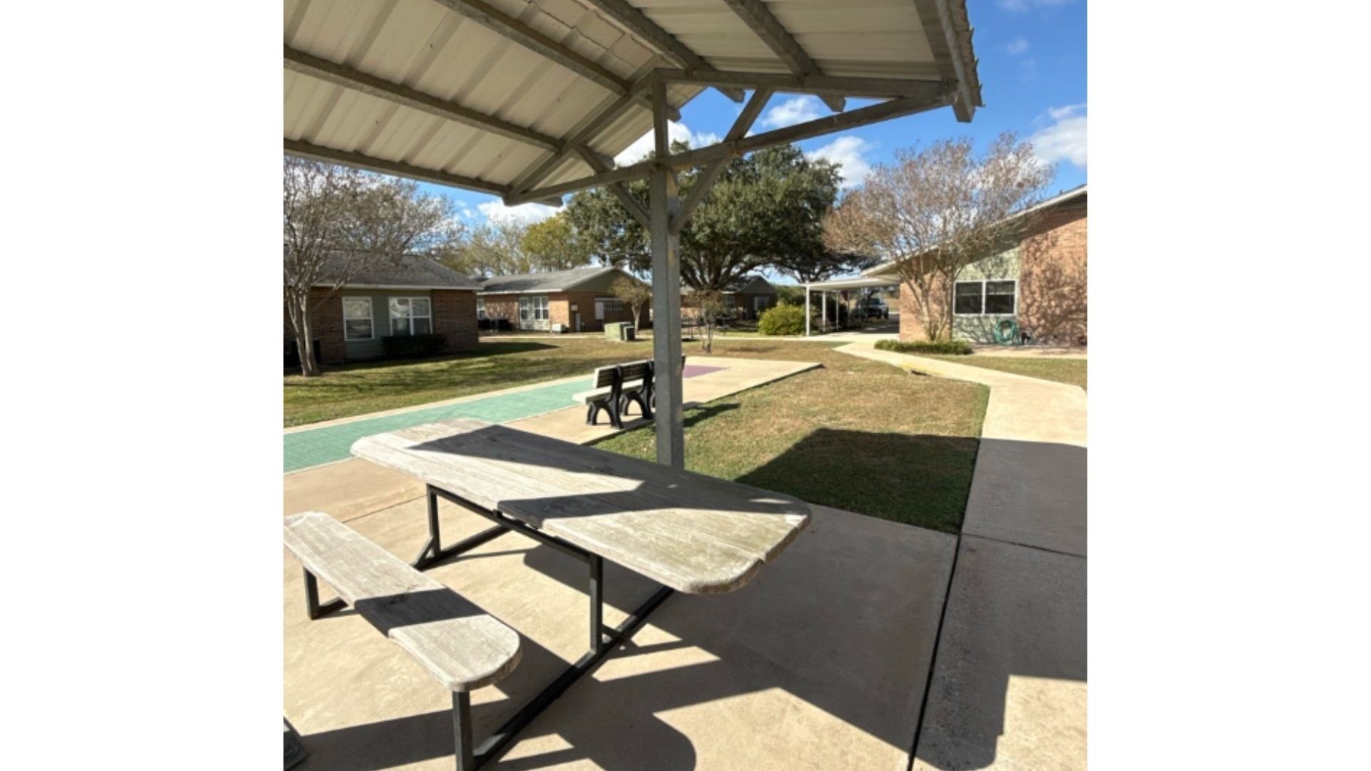 400 S Austin Road Property Photo 3