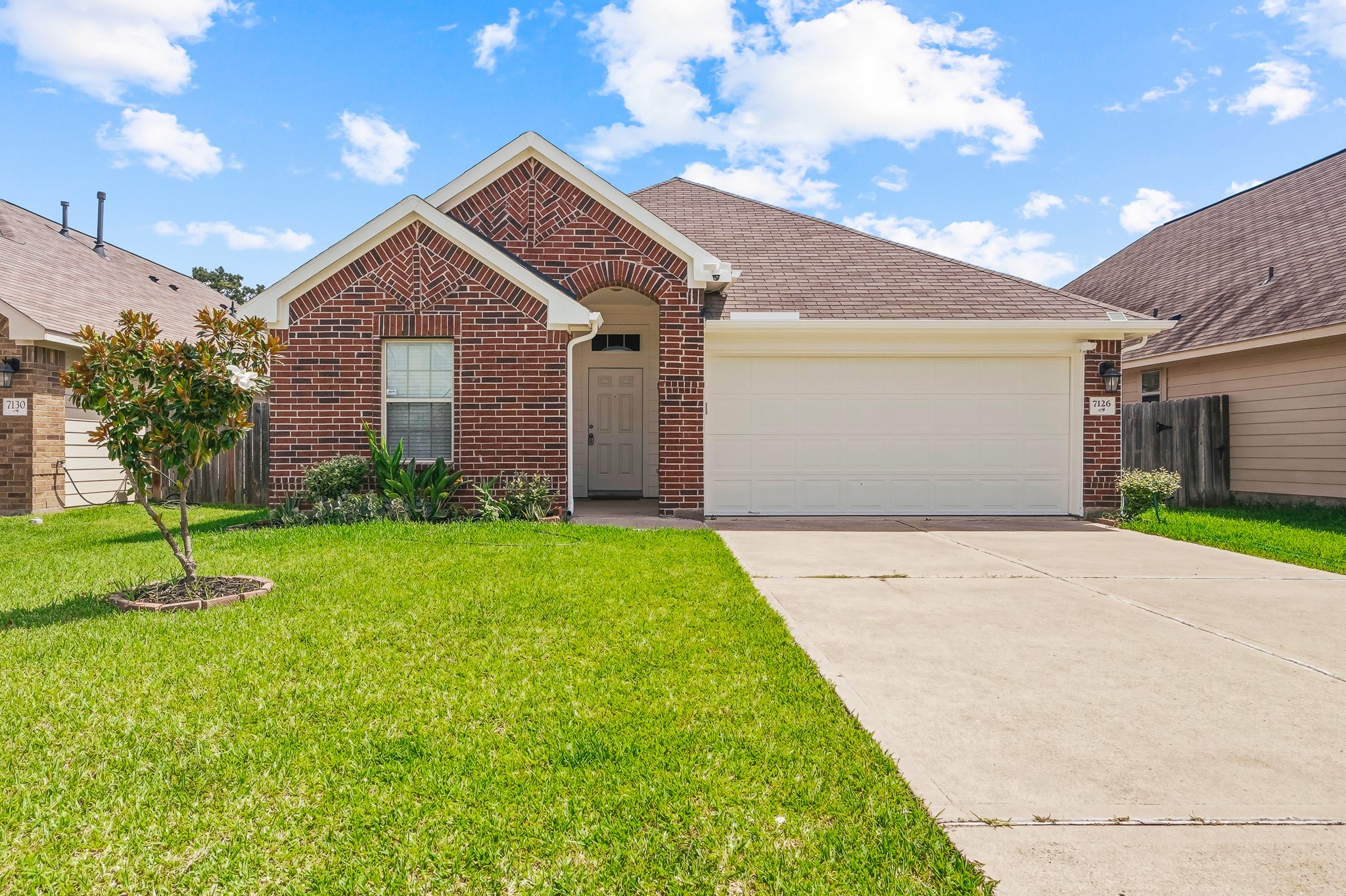 7126 Whitlow Wonder Lane Property Photo 1
