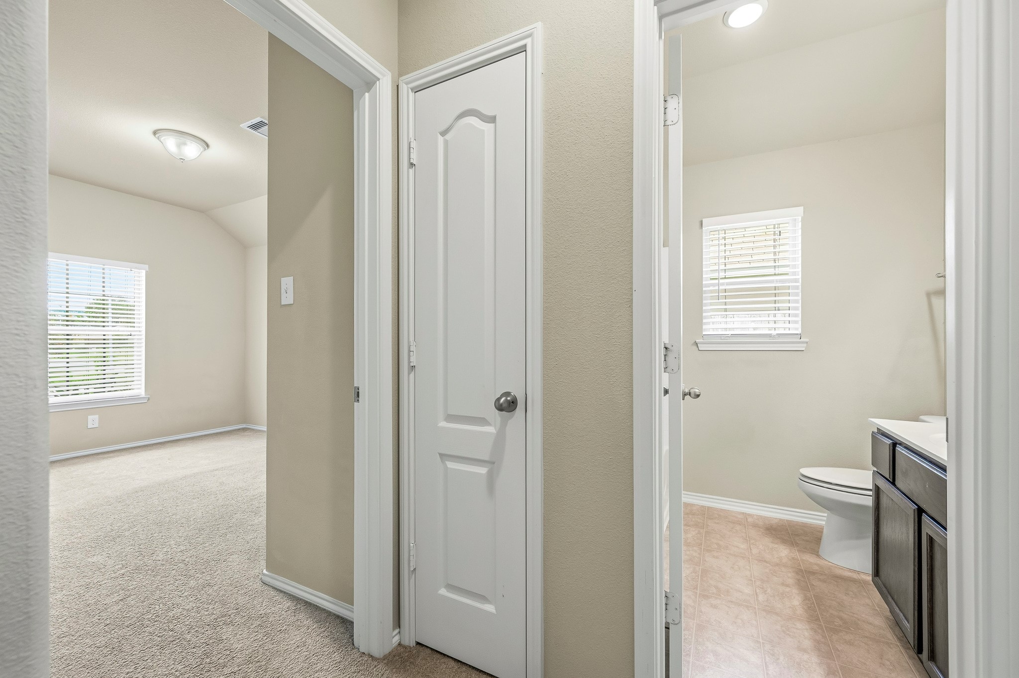 7126 Whitlow Wonder Lane Property Photo 8