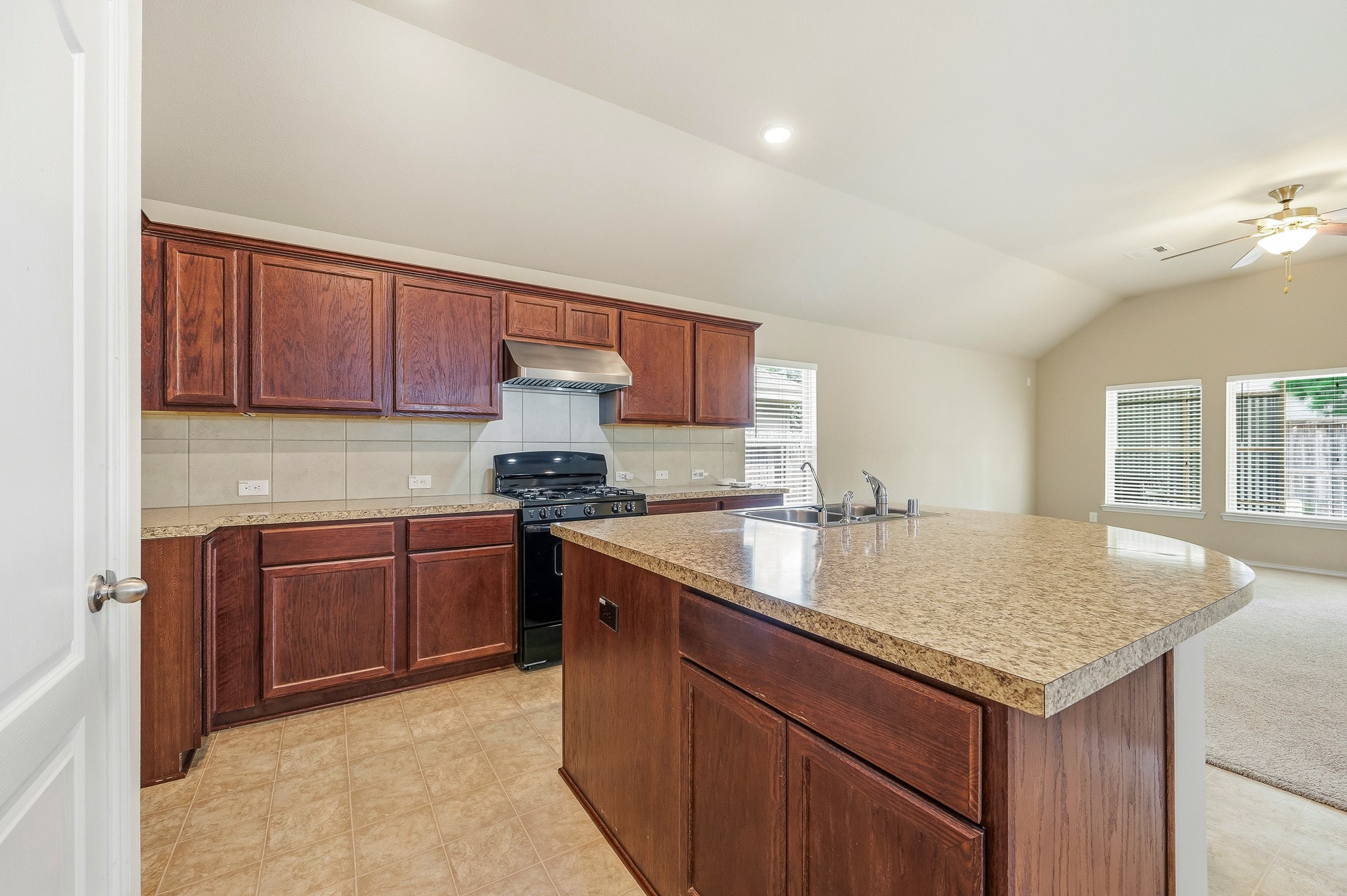 7126 Whitlow Wonder Lane Property Photo 11