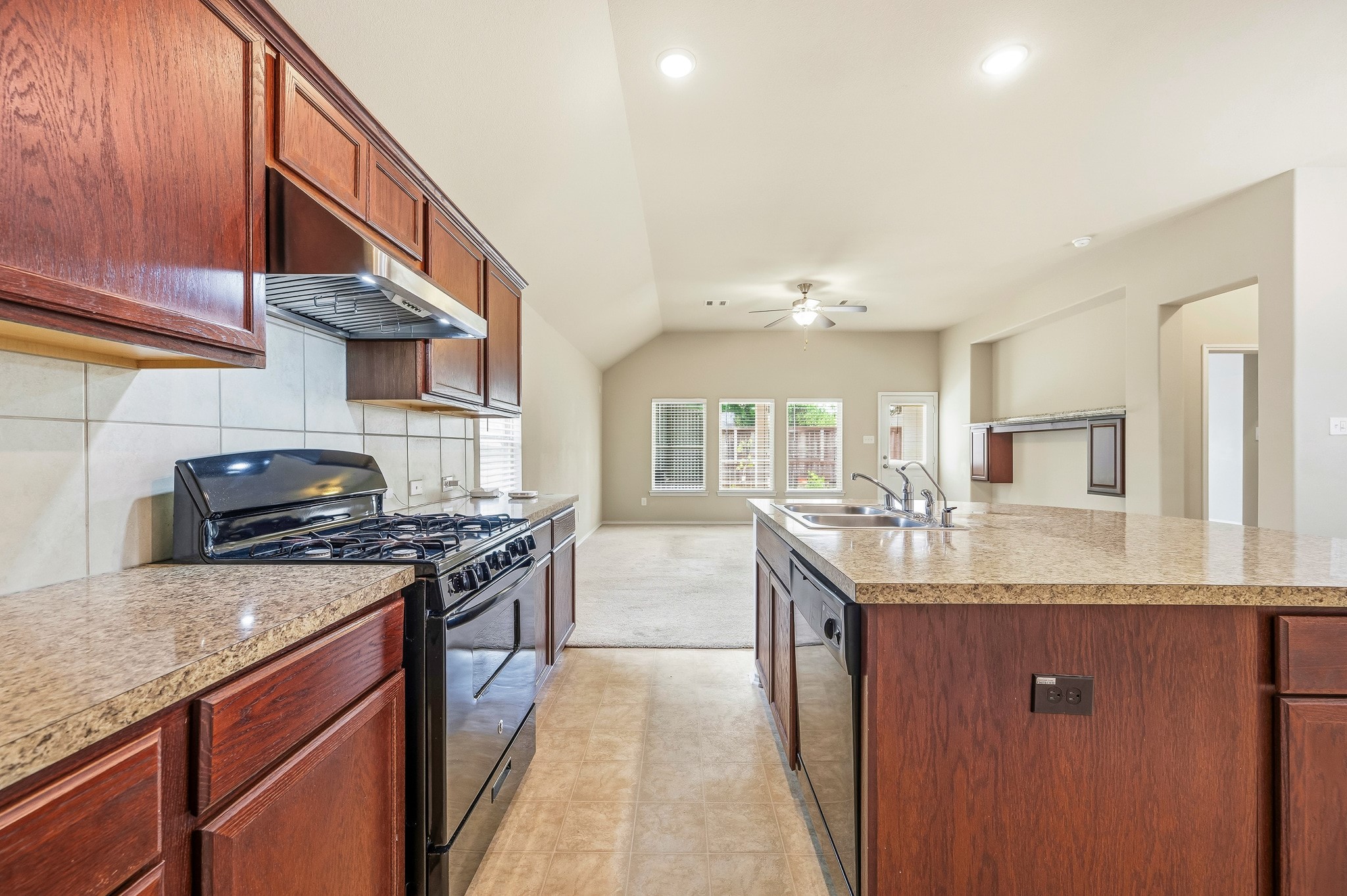 7126 Whitlow Wonder Lane Property Photo 12