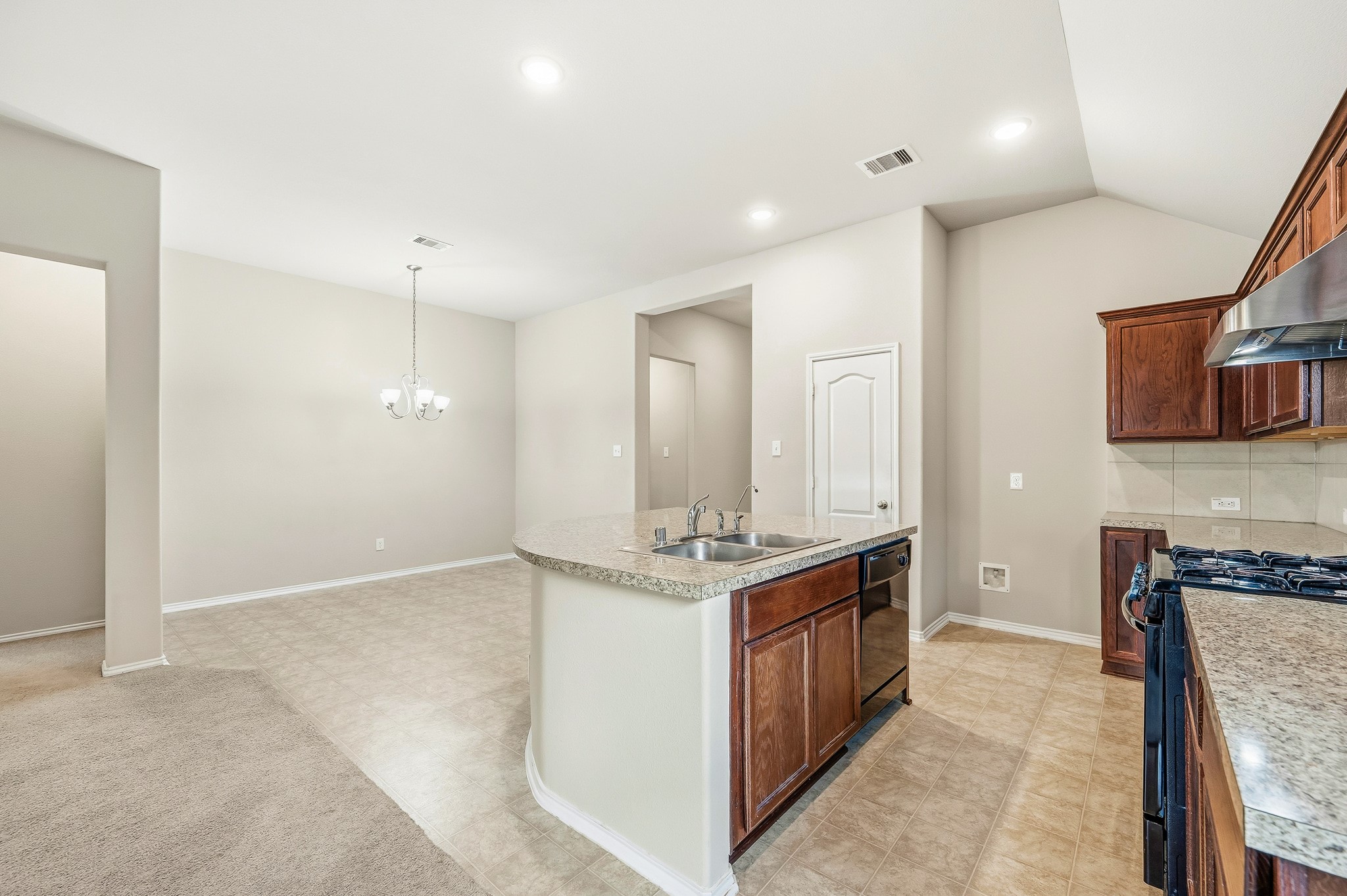 7126 Whitlow Wonder Lane Property Photo 14