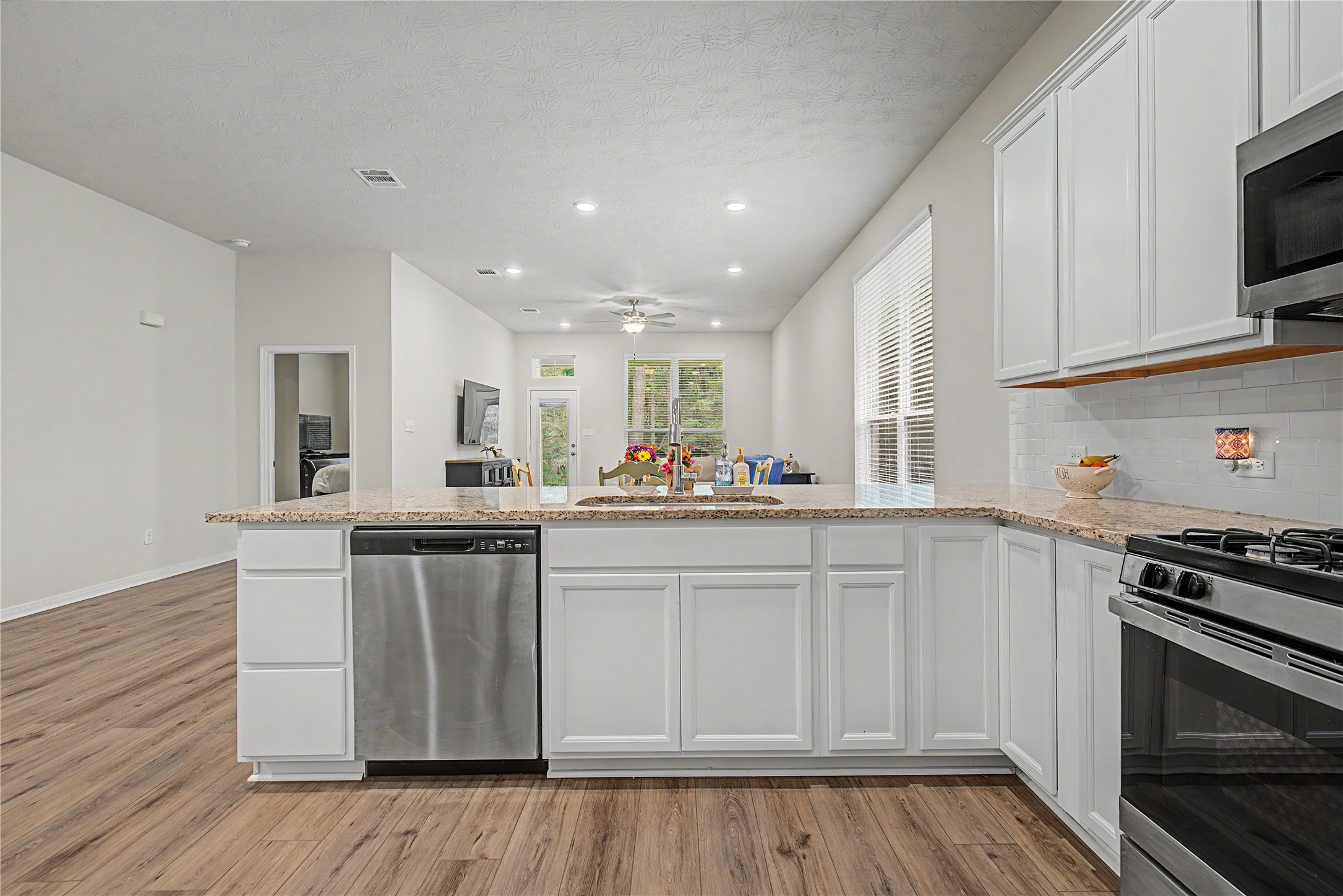 3721 Youpon Lane Property Photo 9