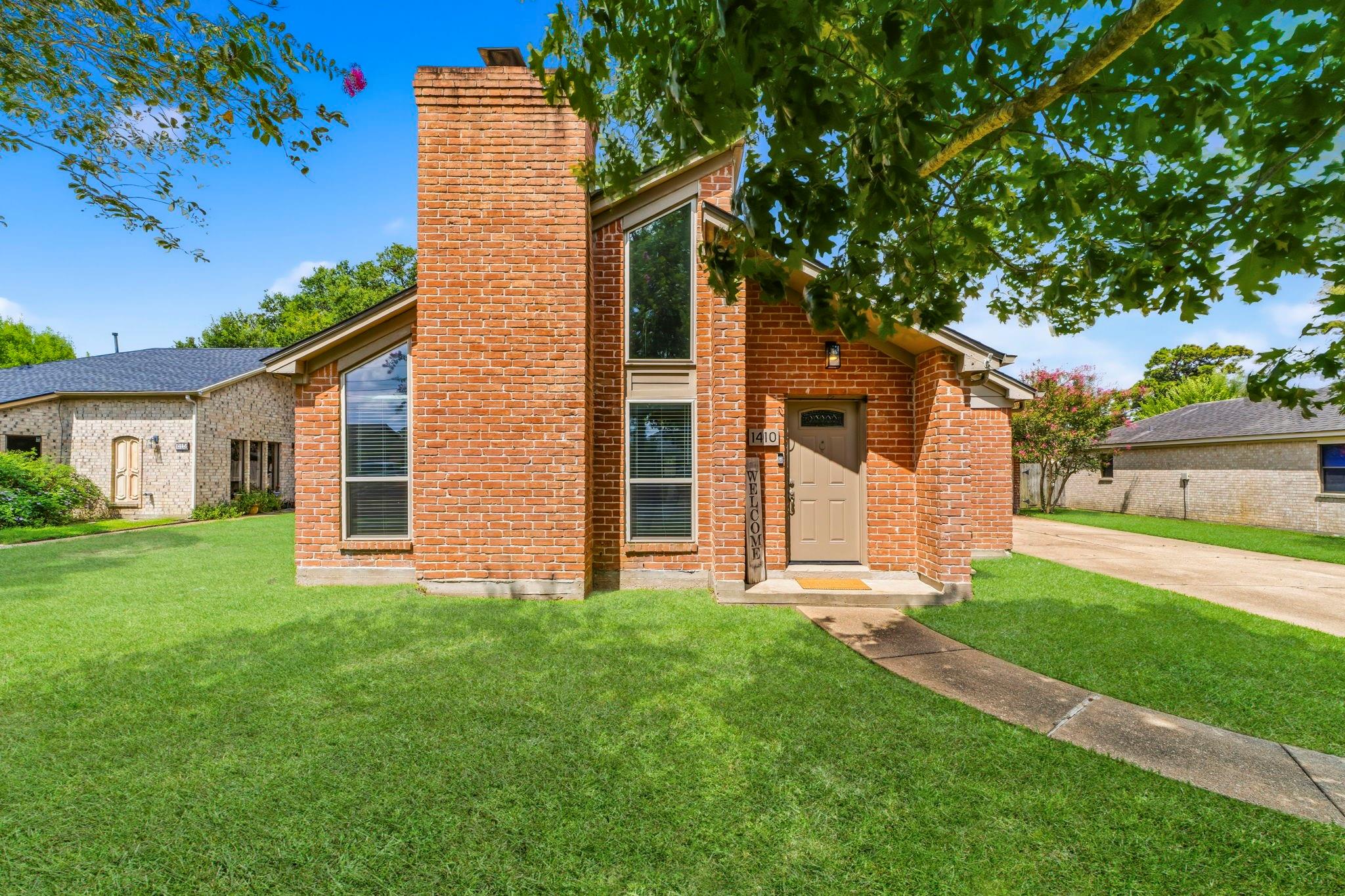 1410 Park Wind Drive Property Photo 1