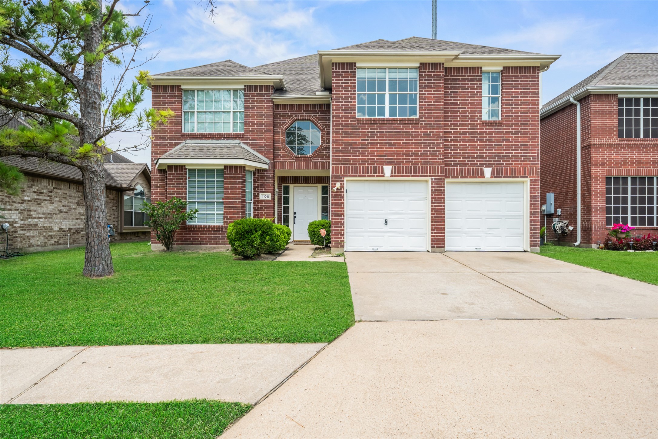 11011 Hunting Path Court Property Photo 1