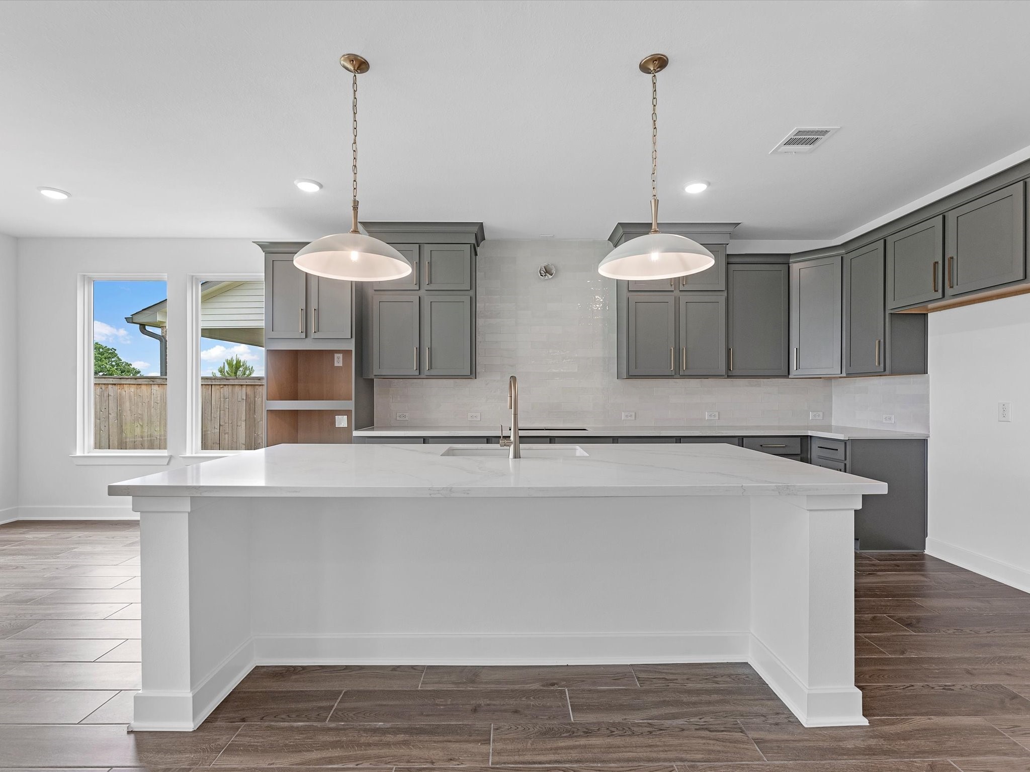 8318 Aussie Beadhead Drive Property Photo 5