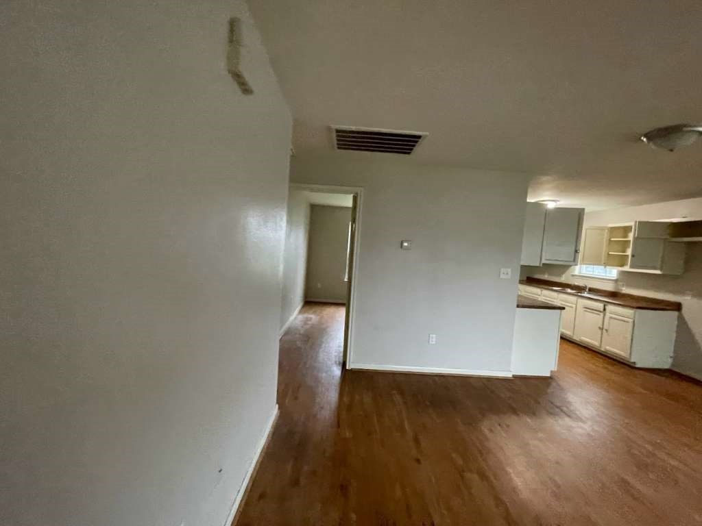 3220 Iowa Street Property Photo 3